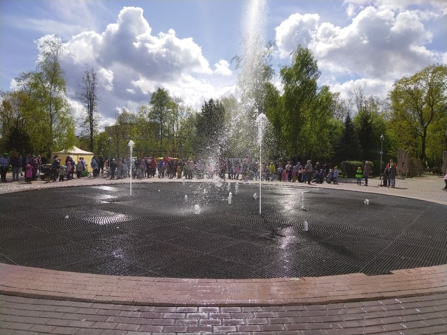 Фонтан, Мытищи, Парк Мира, тёплый сезон