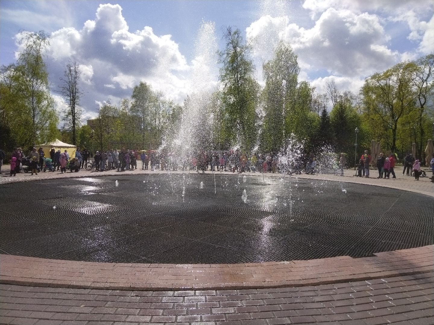 Фонтан, Мытищи, Парк Мира, тёплый сезон