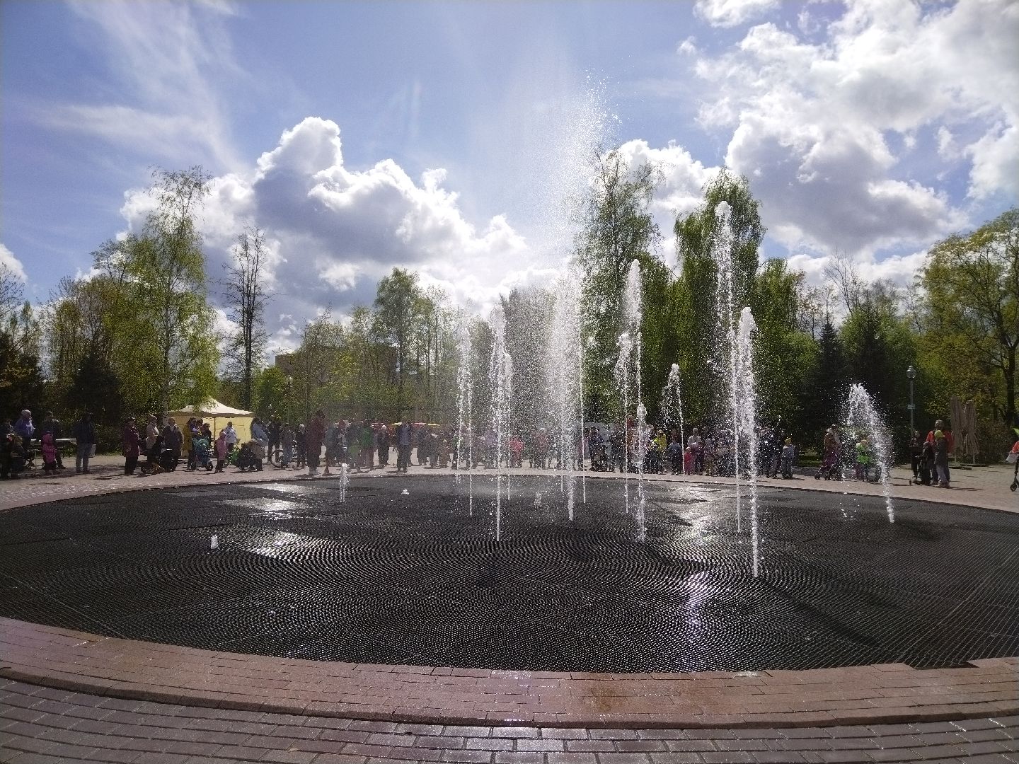 Фонтан, Мытищи, Парк Мира, тёплый сезон