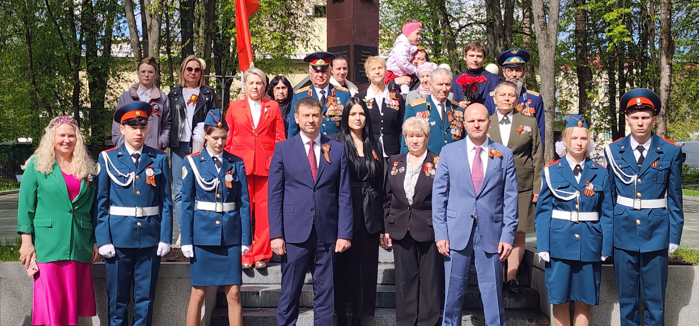 День Победы, Воинские захоронения ,