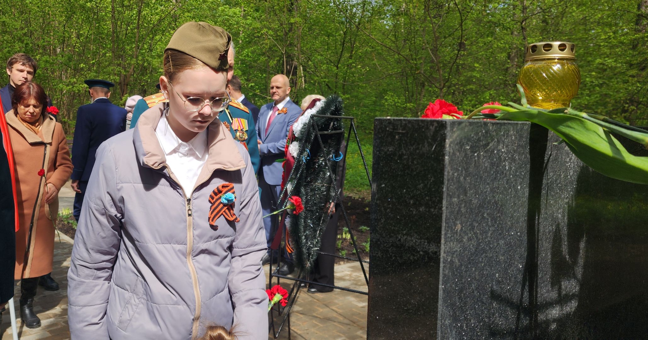 День Победы, Воинские захоронения ,