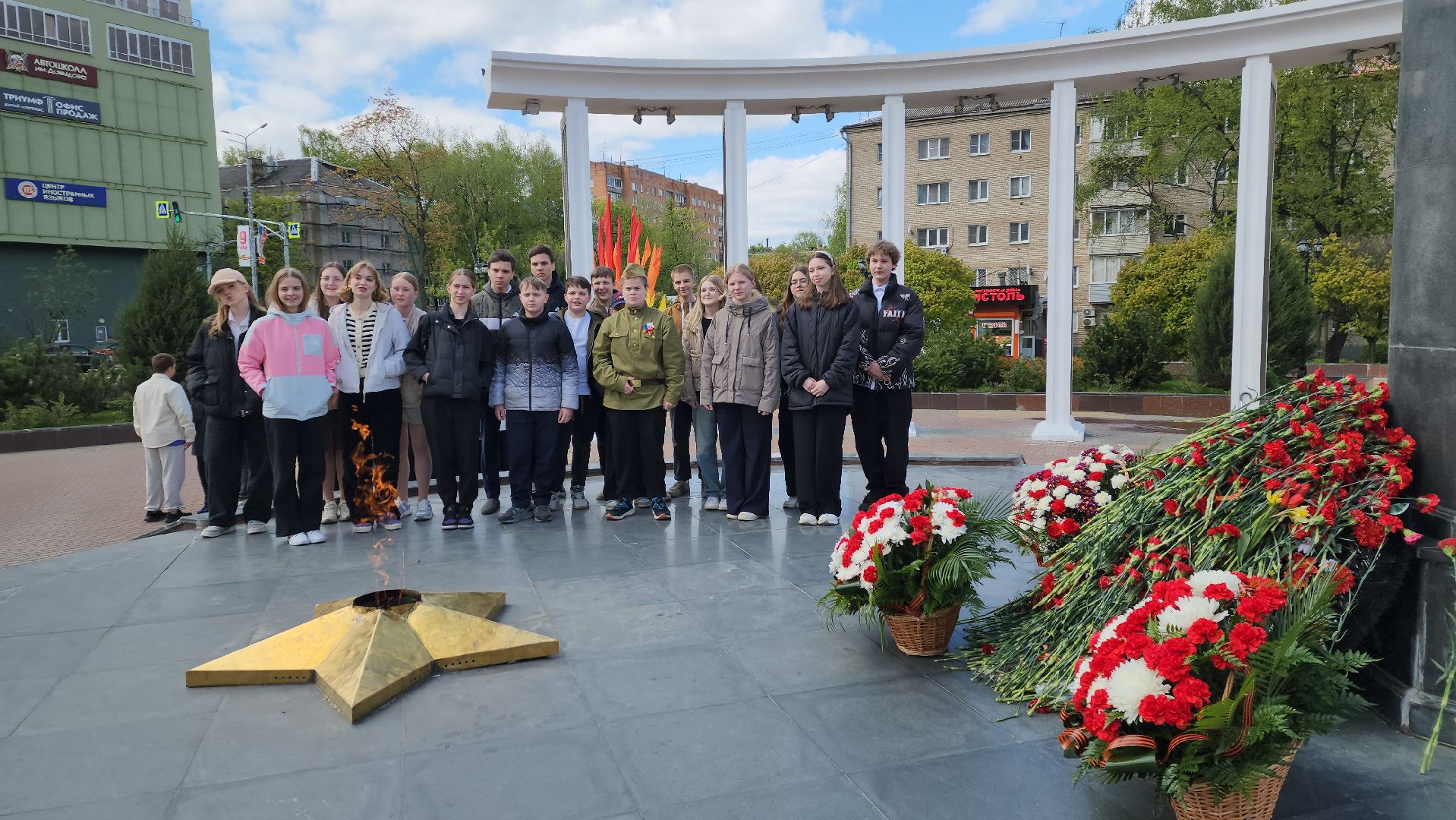 пушкино, вертикалки, 80 - летие победы, день победы, вов, защитник отечества, мемориал, возложение цветов к мемориалу скорбящей матери,