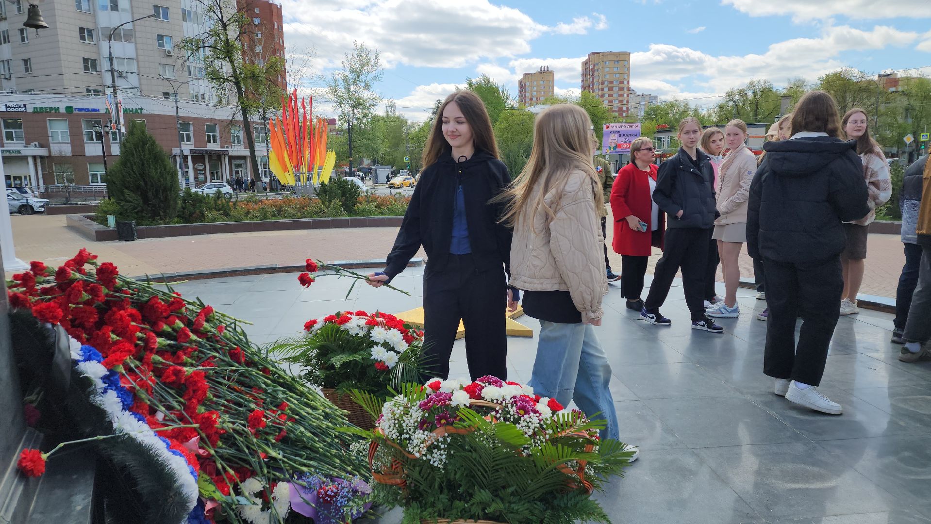 пушкино, вертикалки, 80 - летие победы, день победы, вов, защитник отечества, мемориал, возложение цветов к мемориалу скорбящей матери,