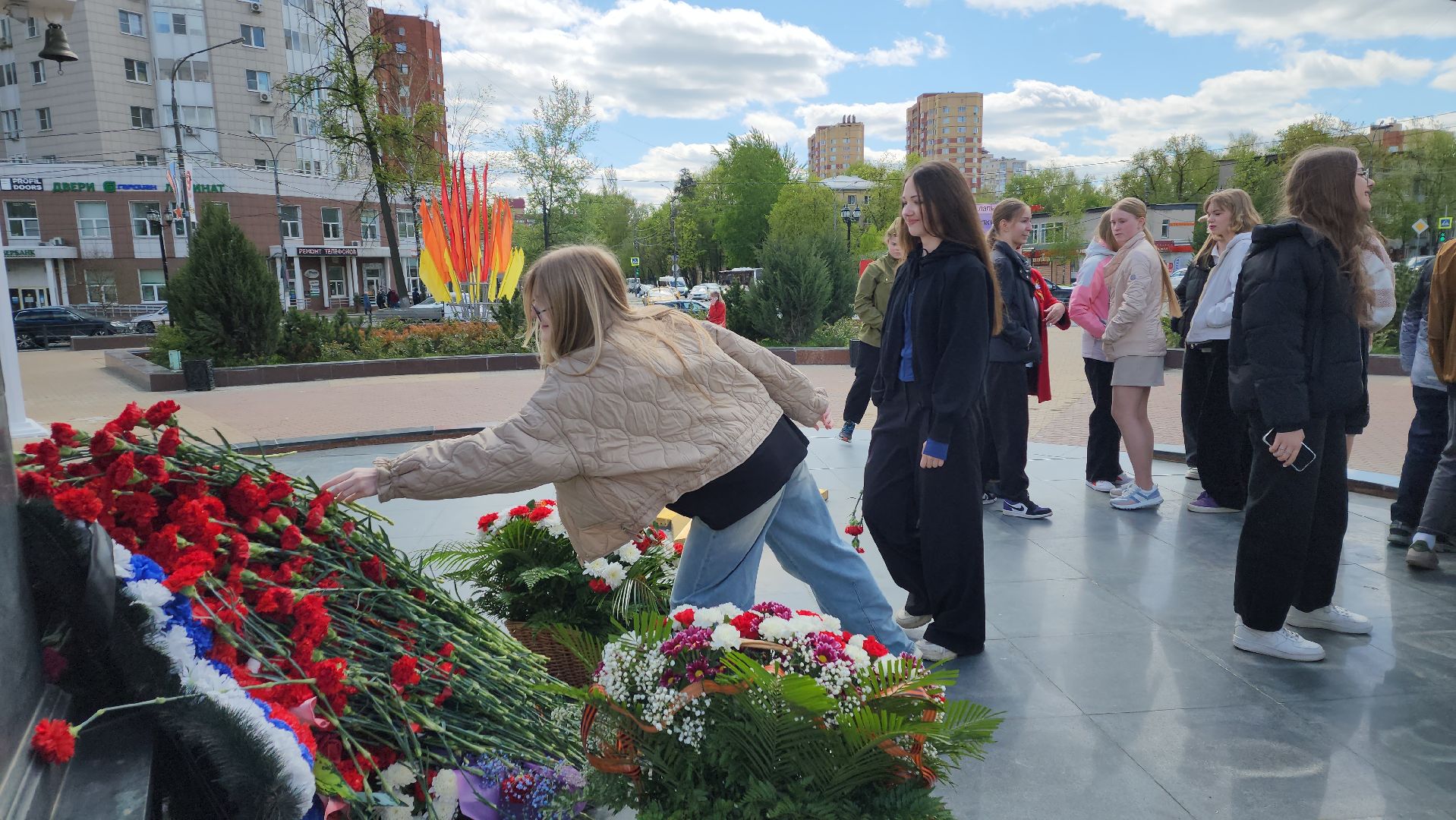 пушкино, вертикалки, 80 - летие победы, день победы, вов, защитник отечества, мемориал, возложение цветов к мемориалу скорбящей матери,