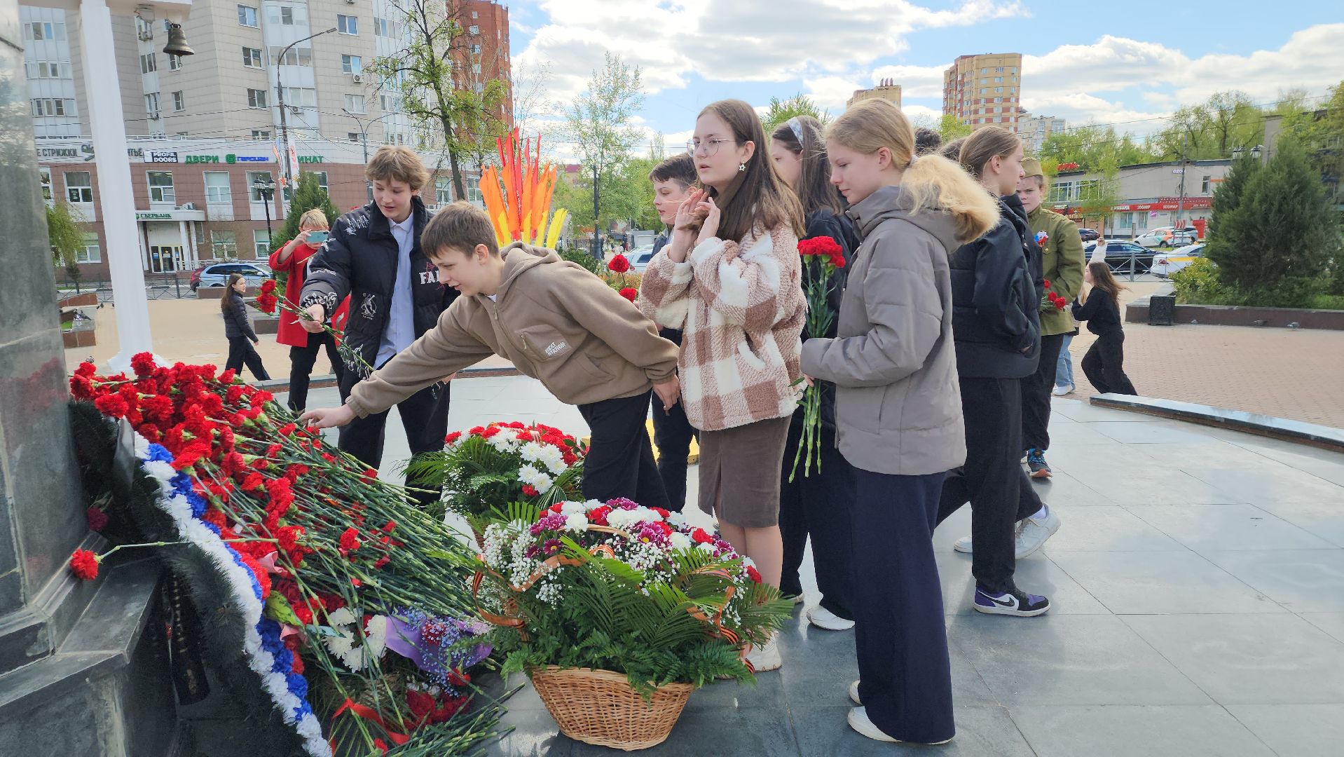 пушкино, вертикалки, 80 - летие победы, день победы, вов, защитник отечества, мемориал, возложение цветов к мемориалу скорбящей матери,