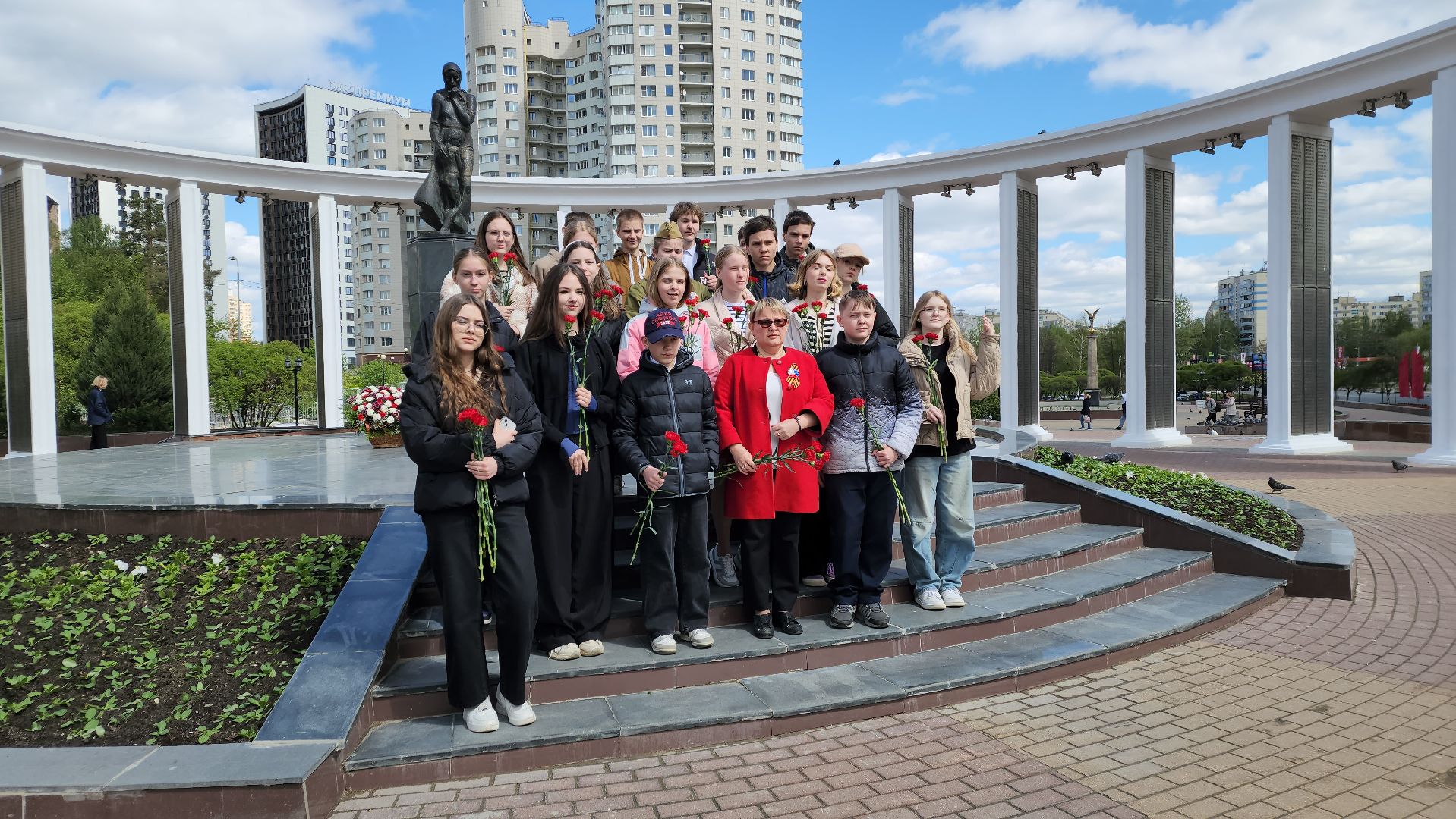 пушкино, вертикалки, 80 - летие победы, день победы, вов, защитник отечества, мемориал, возложение цветов к мемориалу скорбящей матери,