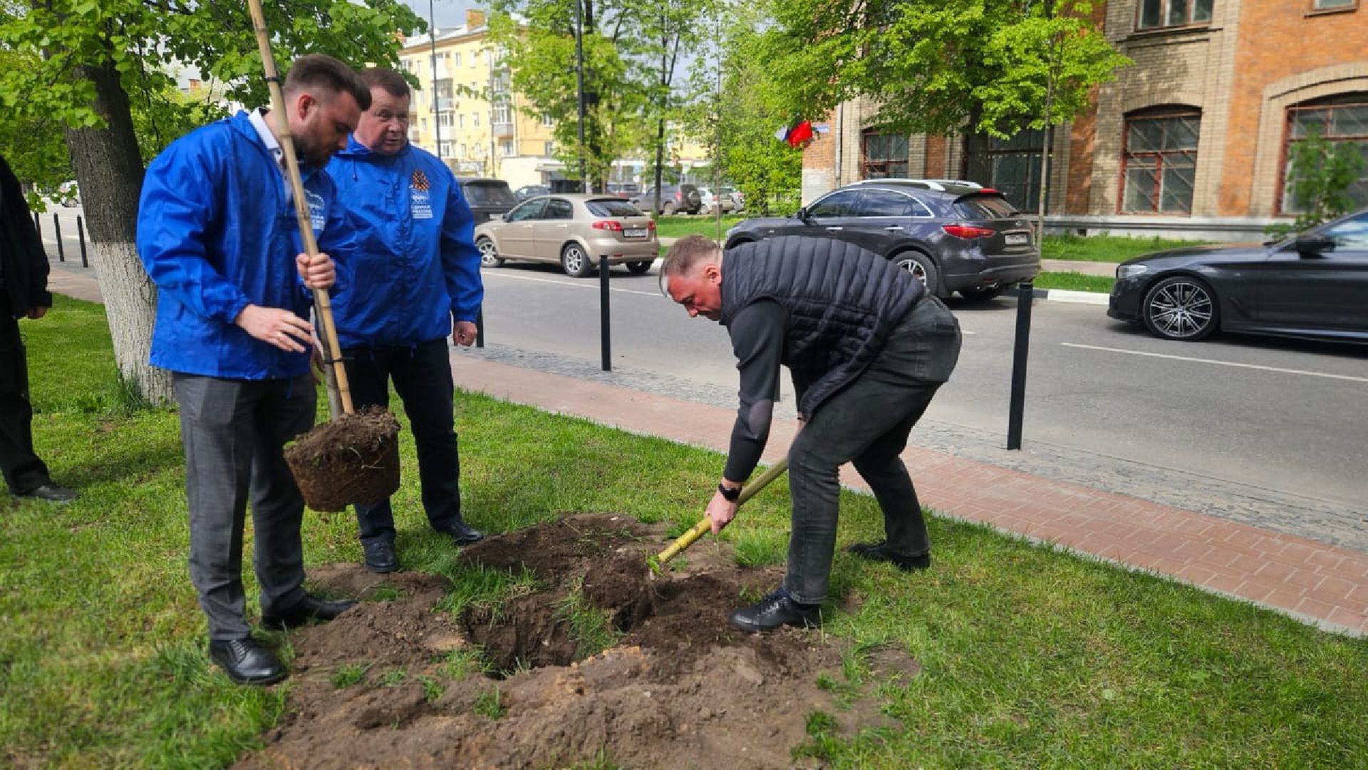 сад памяти, деревья, жуковский, 9 мая,
