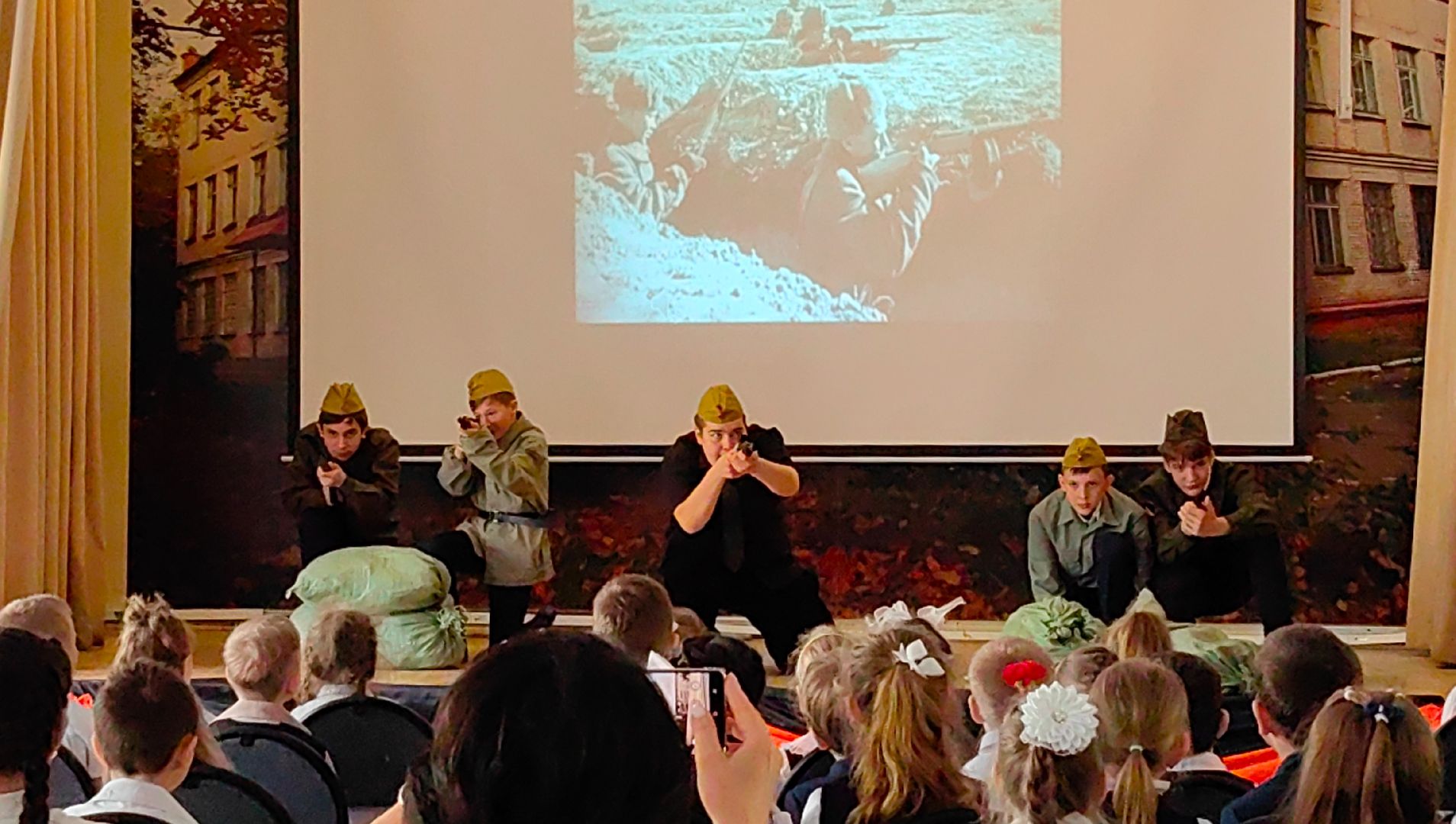 сценка, линейка, Блокадный Ленинград, ВОВ, радиолинейка,