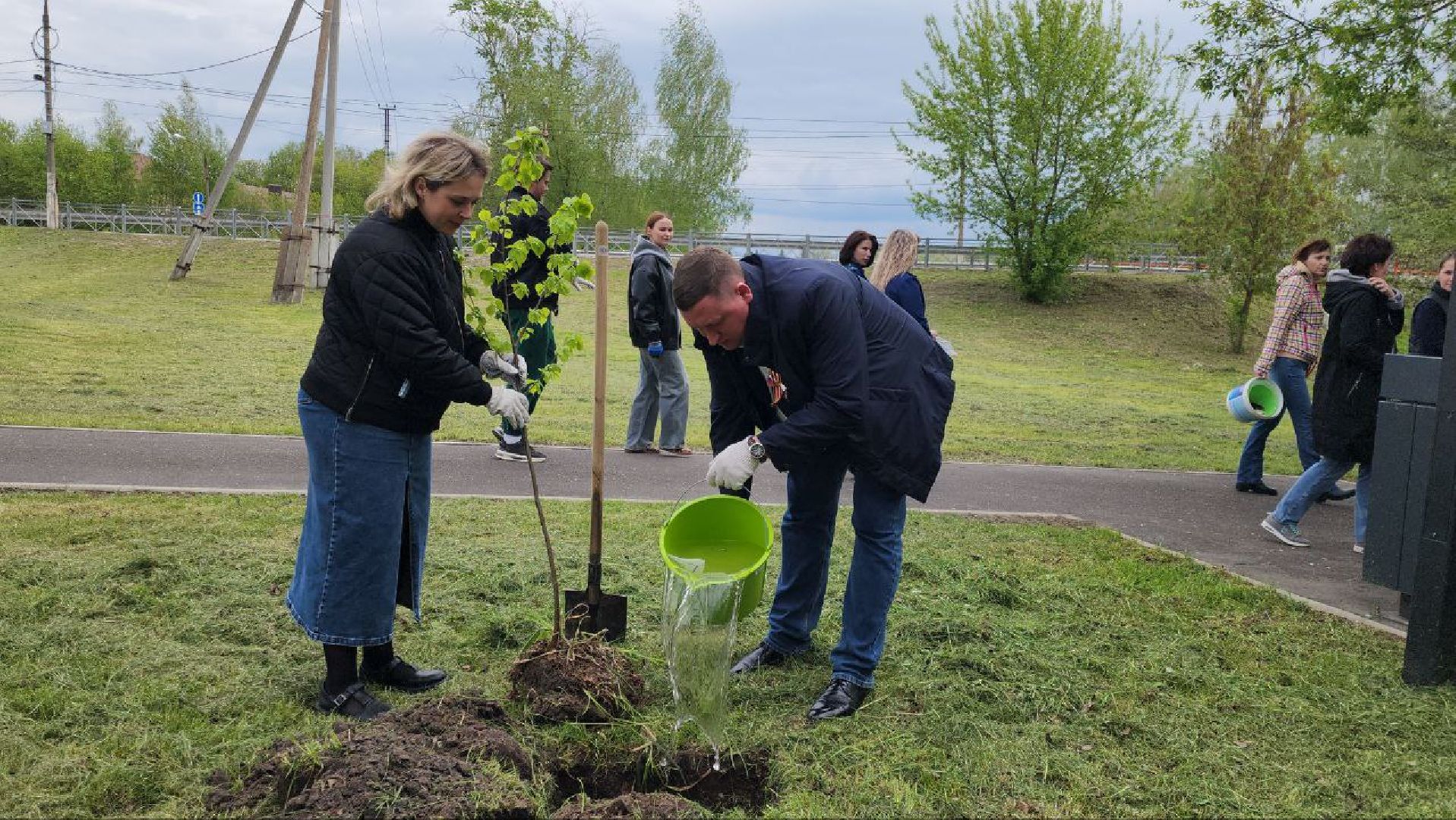 Луховицы #СадПамяти2024 #80летПобеды #ЖиваяПамять #Экология #ВолонтерыМО #ПомнимГордимся #НаследиеПобеды,