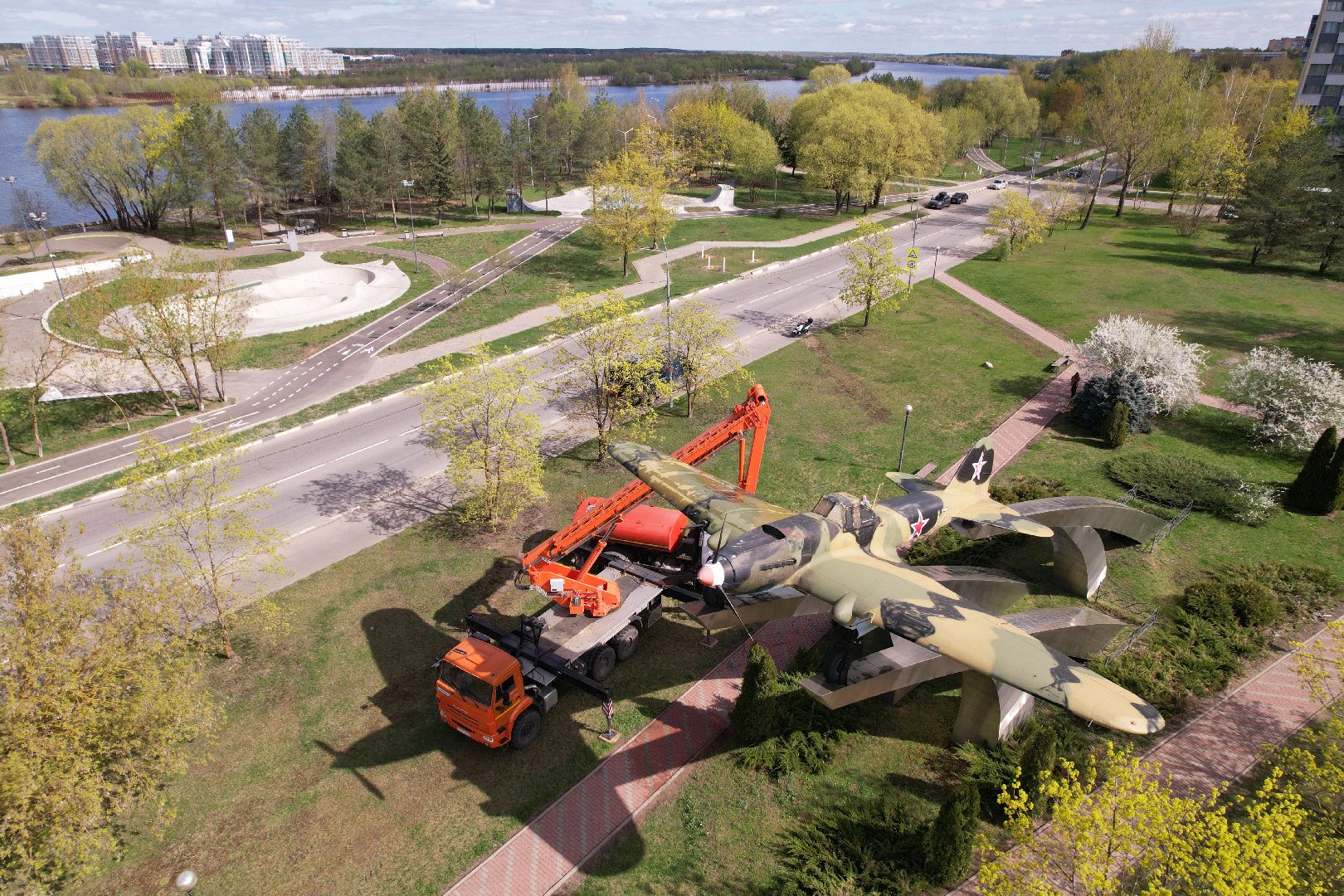 видео с коптера, памятник штурмовику ИЛ-2,