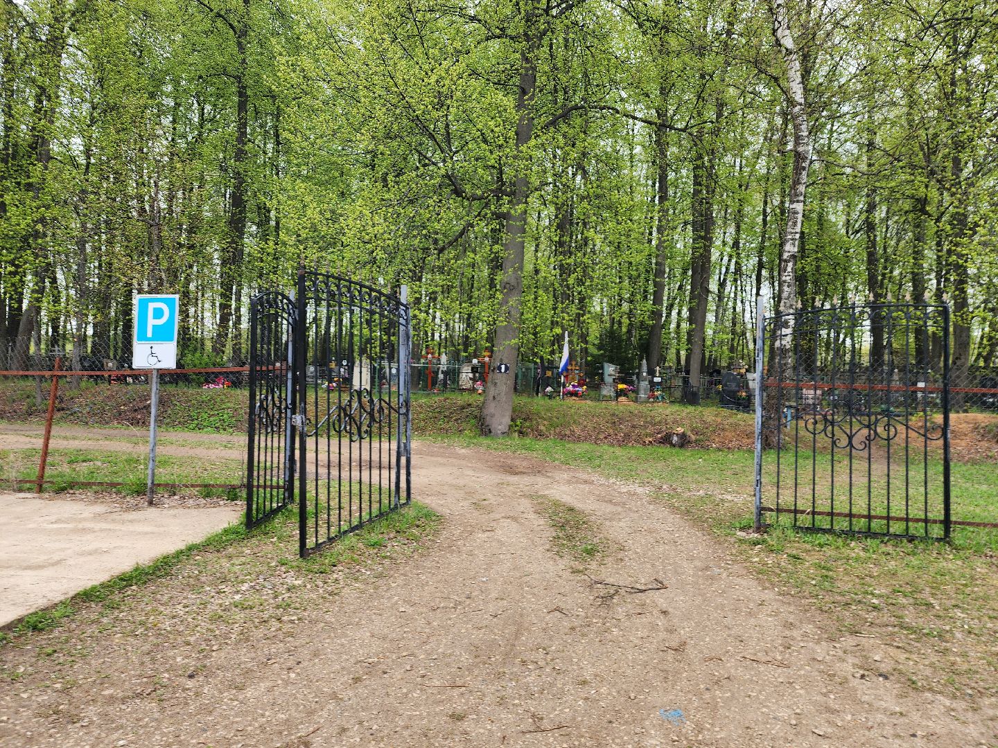 серпухов, деревня лукино, братская могила на сельском кладбище, вов, военный госпиталь,