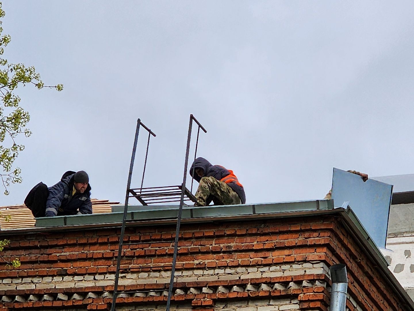 Чехов, улица Ильича, жилой дом, ремонт кровли, крыша, капитальный ремонт, гидроизоляция, теплоизоляция, стропила и перекрытия, каркас кровли, фонд капремонта московской области,