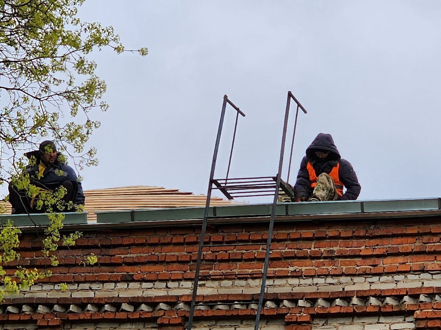 Чехов, улица Ильича, жилой дом, ремонт кровли, крыша, капитальный ремонт, гидроизоляция, теплоизоляция, стропила и перекрытия, каркас кровли, фонд капремонта московской области,