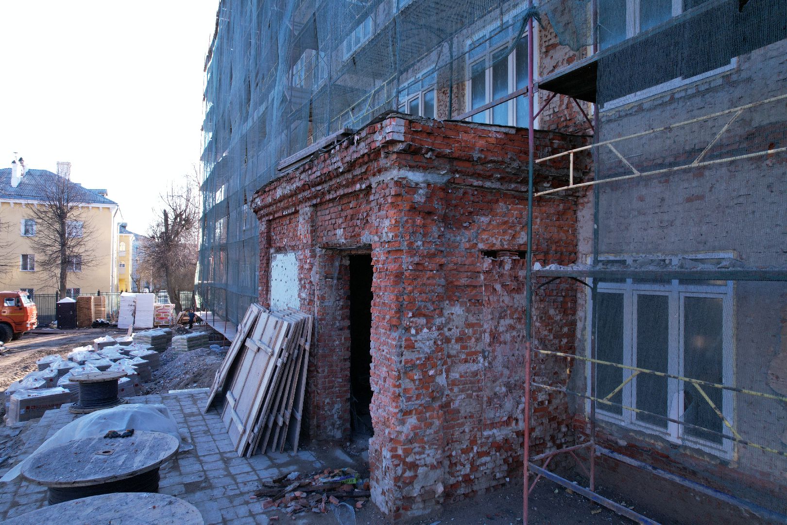 видео с коптера, капремонт школы 1 в серпухове,