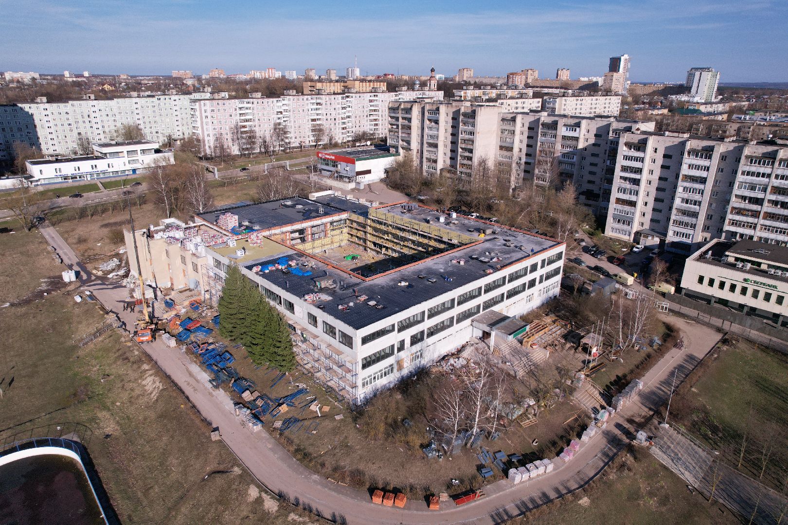 видео с коптера, капремонт школы 2 в серпухове,