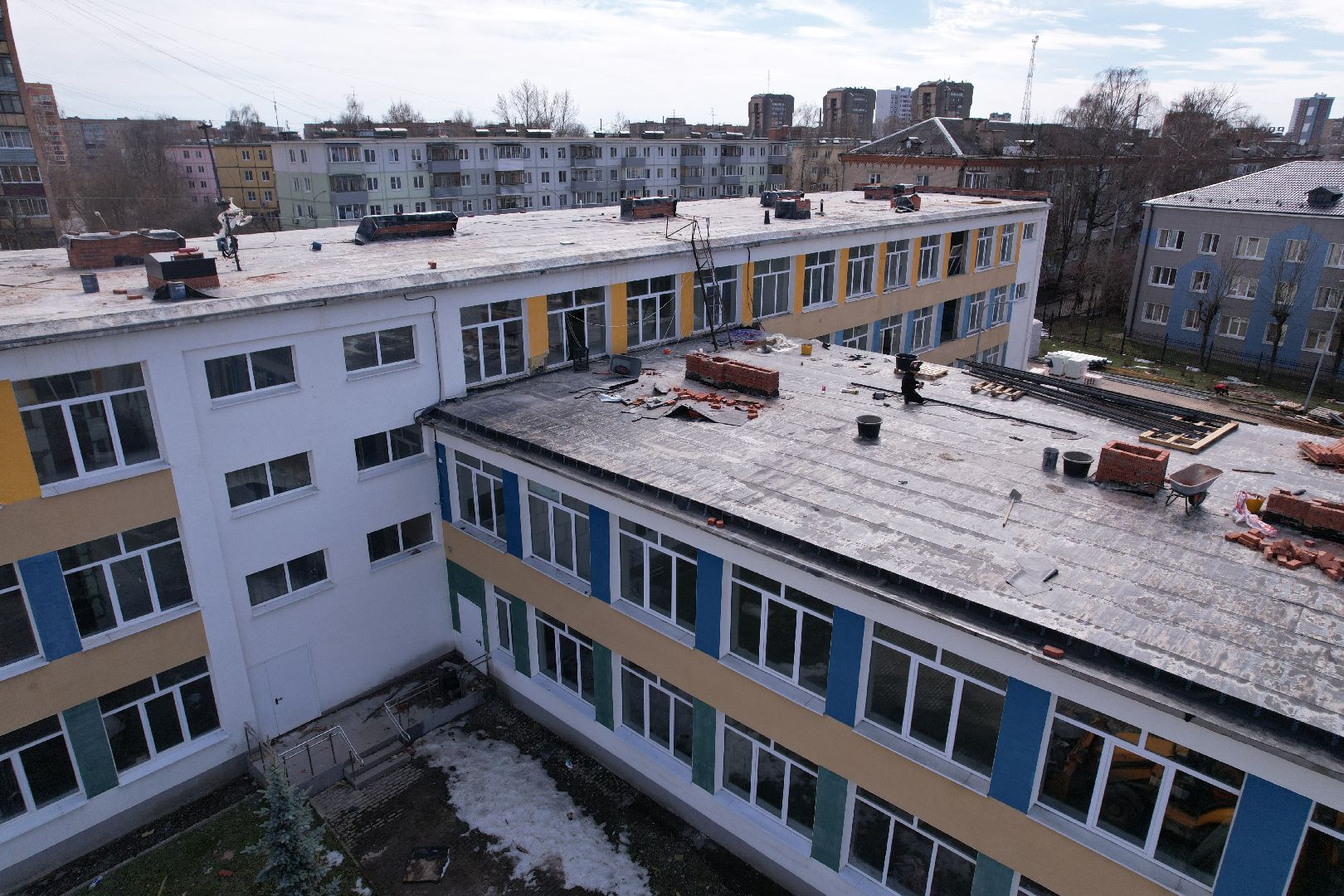 видео с коптера, капремонт школы 9 в серпухове,