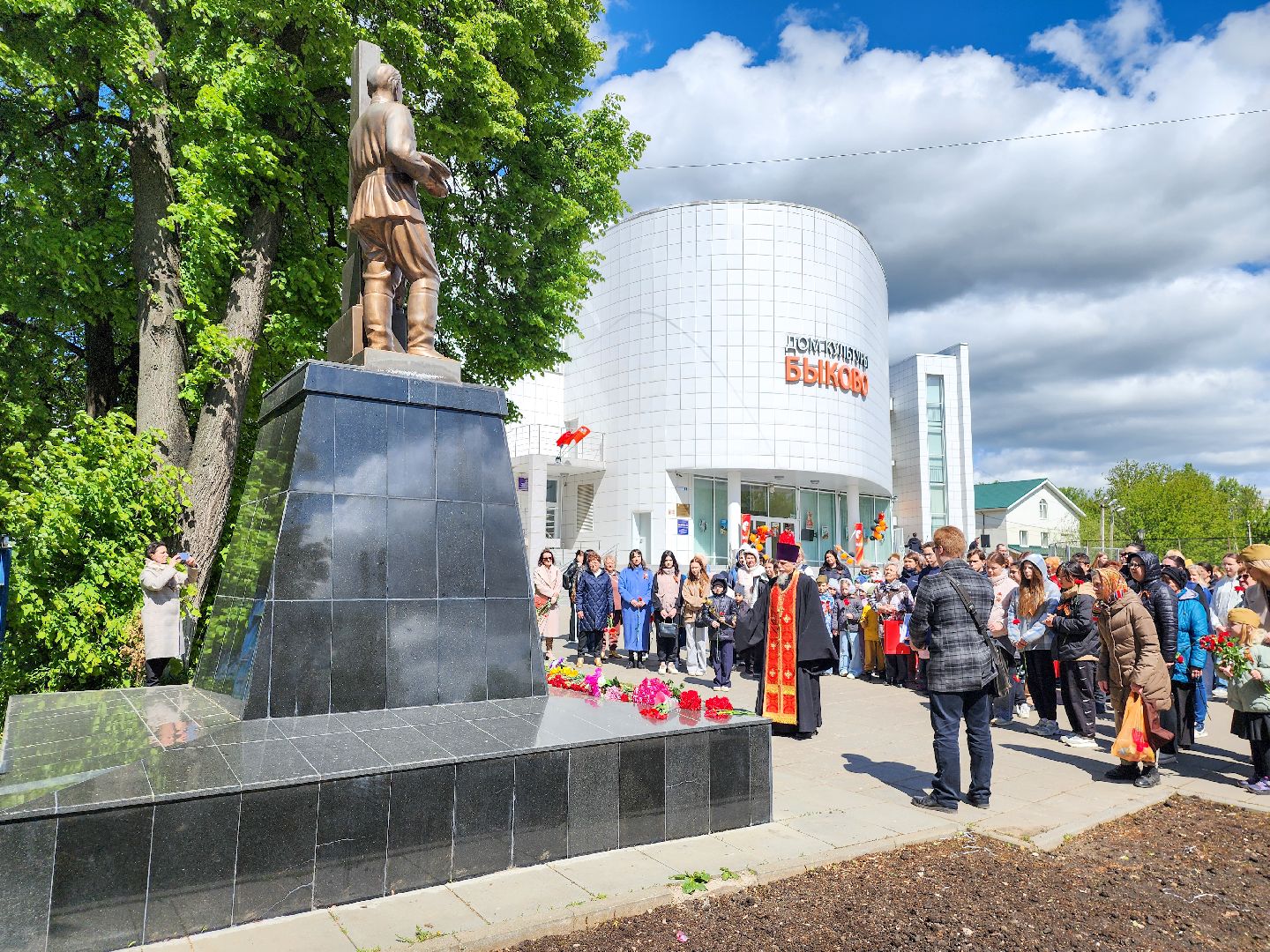 Подольск, Поселок Быково, Митинг, Возложение цветов,