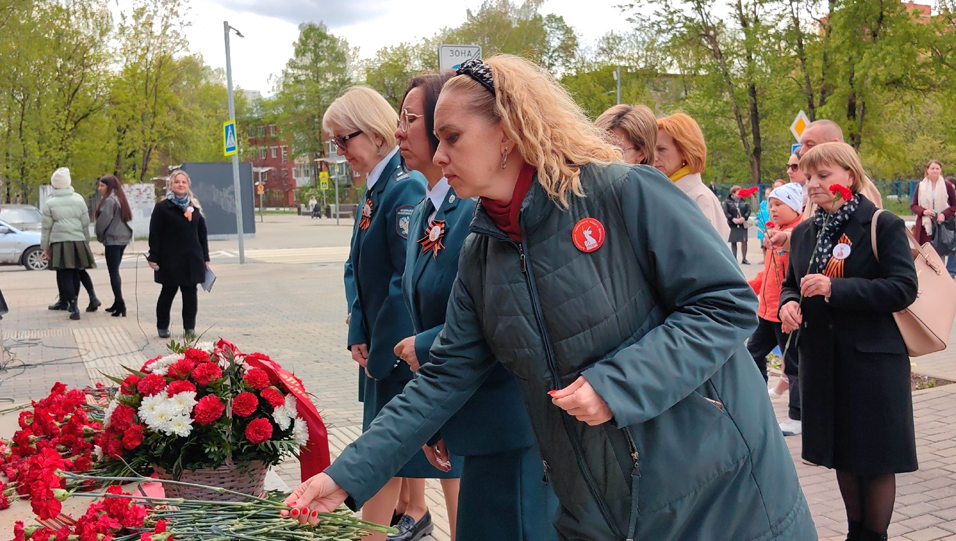 митинг, памятник, цветы, администрация, жители,