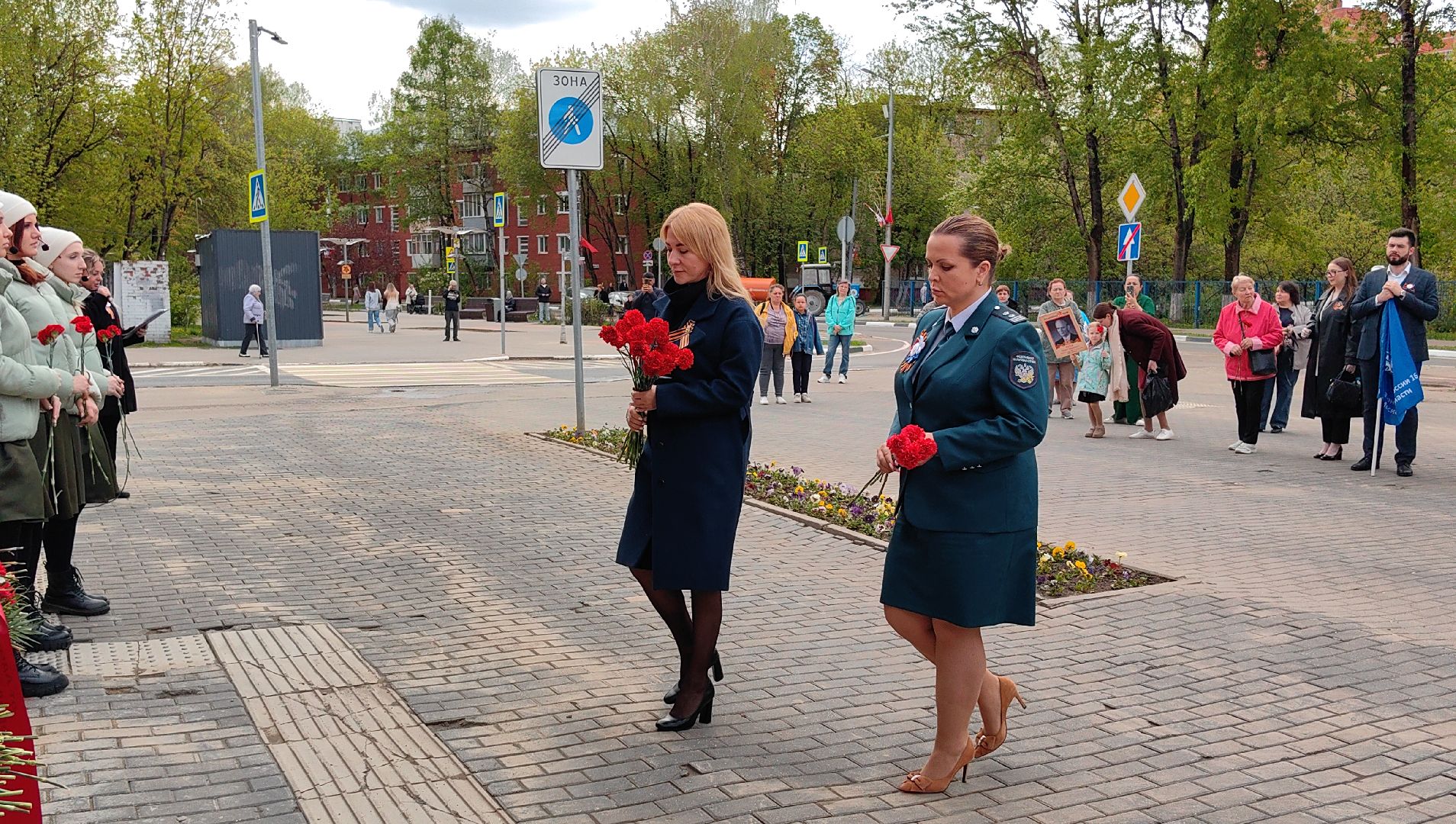 митинг, памятник, цветы, администрация, жители,