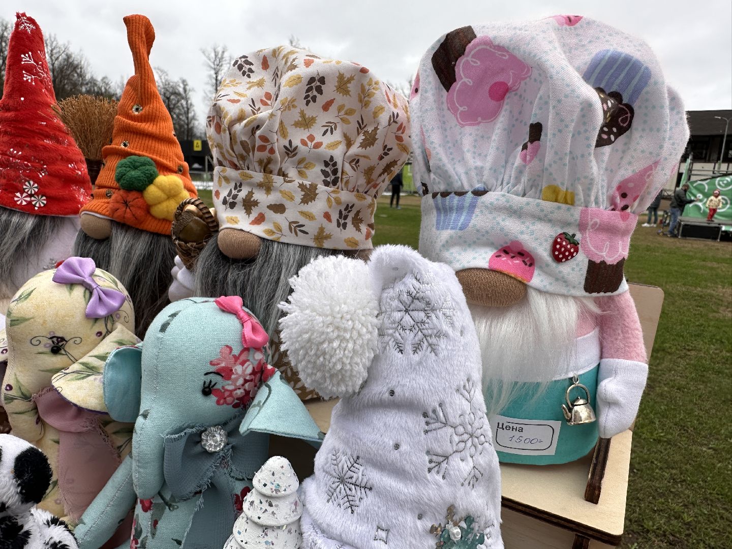 Одинцово, Парки Подмосковья, Мастерицы, Экономика