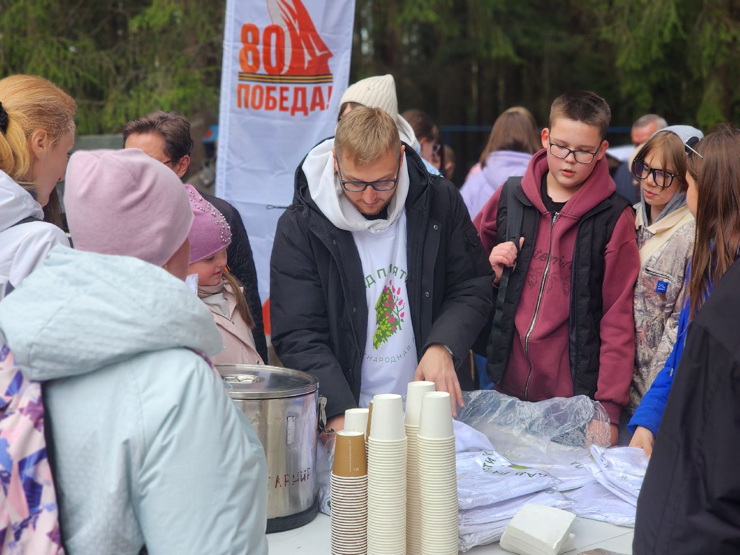 дубна, сад памяти, день победы, волонтеры подмосковья, молодая гвардия, юнармия,