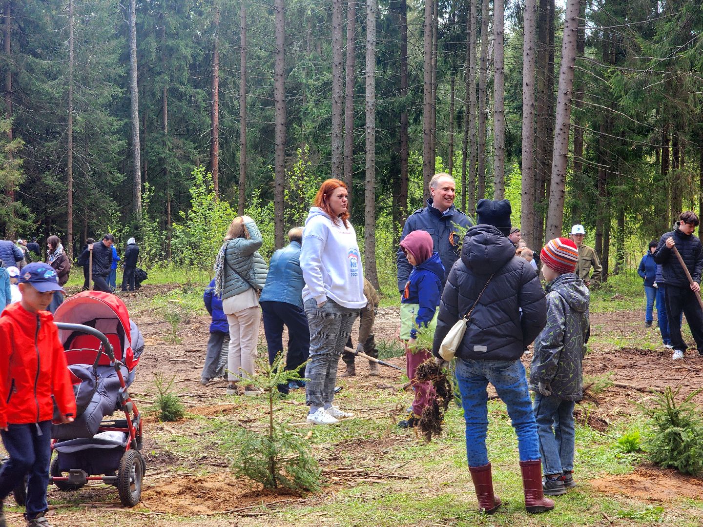 дубна, сад памяти, день победы, волонтеры подмосковья, молодая гвардия, юнармия,