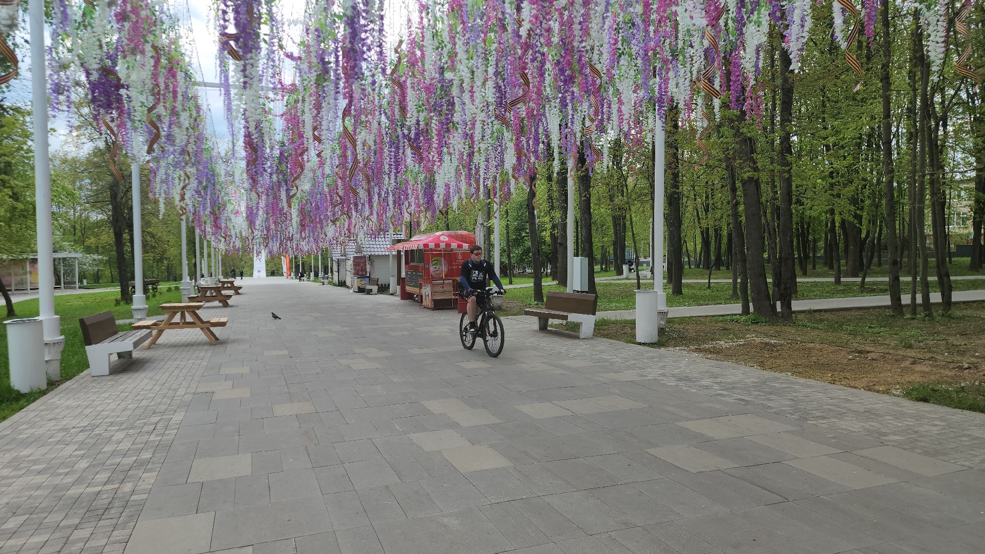 День Победы, украшение города, 9 мая, 80 дет победы, Истра,