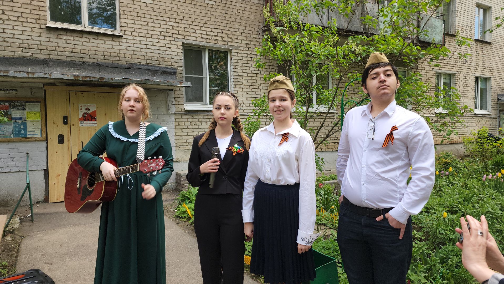 Реутов, великая отечественная война, ветераны, концерт под окнами ветерана, катюша, Сергей Поляков,ВОв,