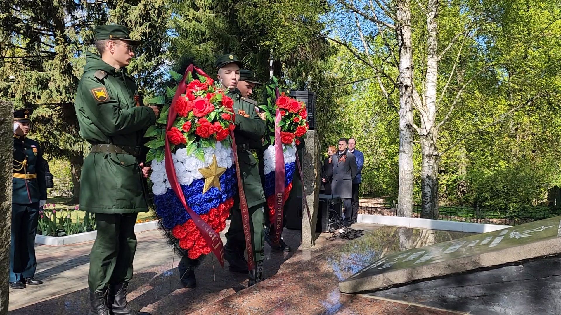 Чехов , микрорайон Венюково , обелиск, мемориал, возложение цветов , День Победы , возложение венков, торжественная церемония,