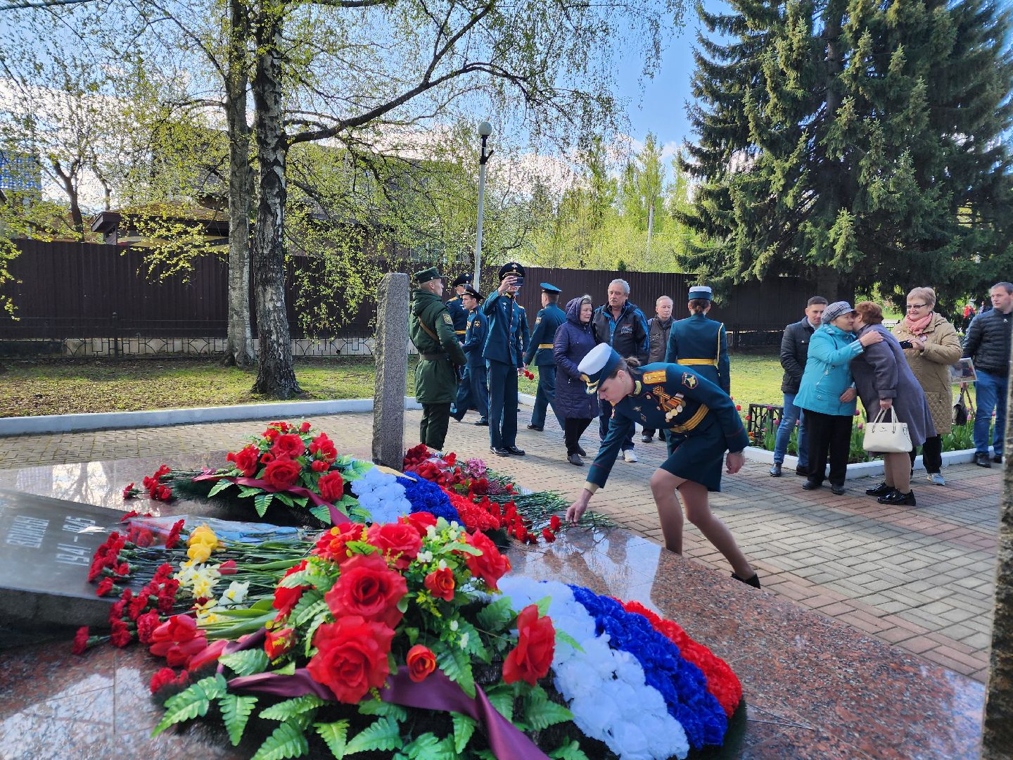 Чехов , микрорайон Венюково , обелиск, мемориал, возложение цветов , День Победы , возложение венков, торжественная церемония,