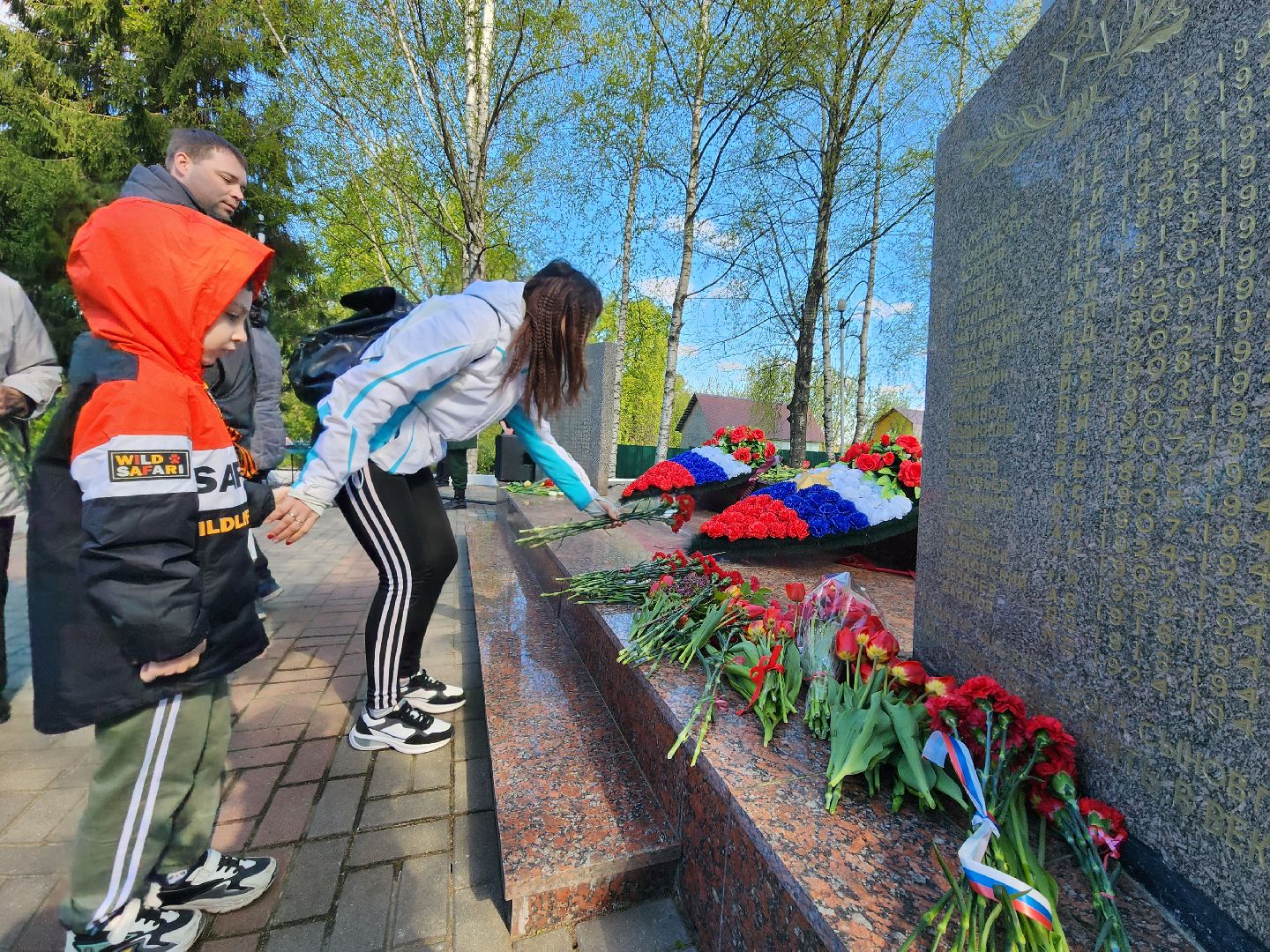 Чехов , микрорайон Венюково , обелиск, мемориал, возложение цветов , День Победы , возложение венков, торжественная церемония,