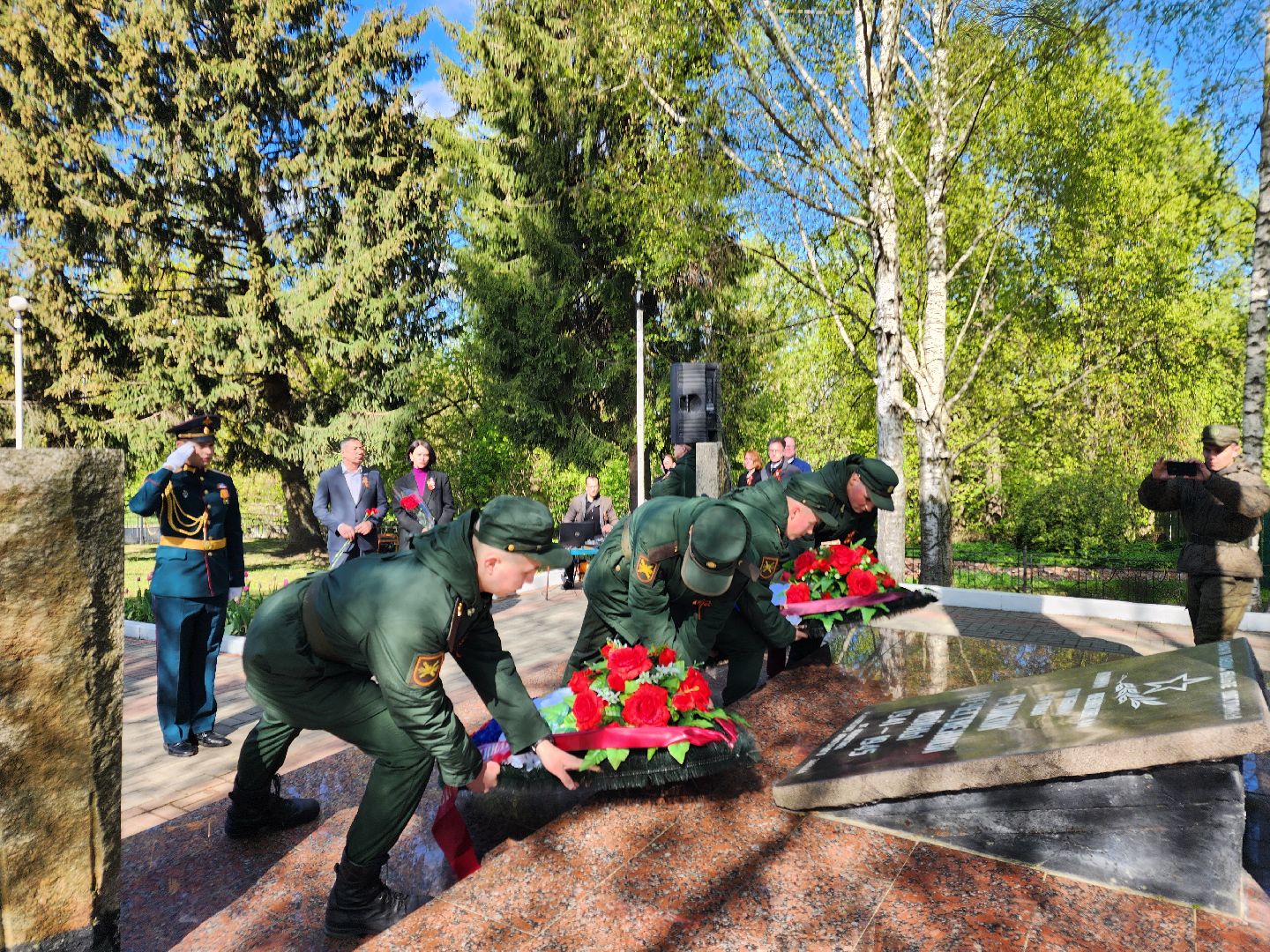 Чехов , микрорайон Венюково , обелиск, мемориал, возложение цветов , День Победы , возложение венков, торжественная церемония,