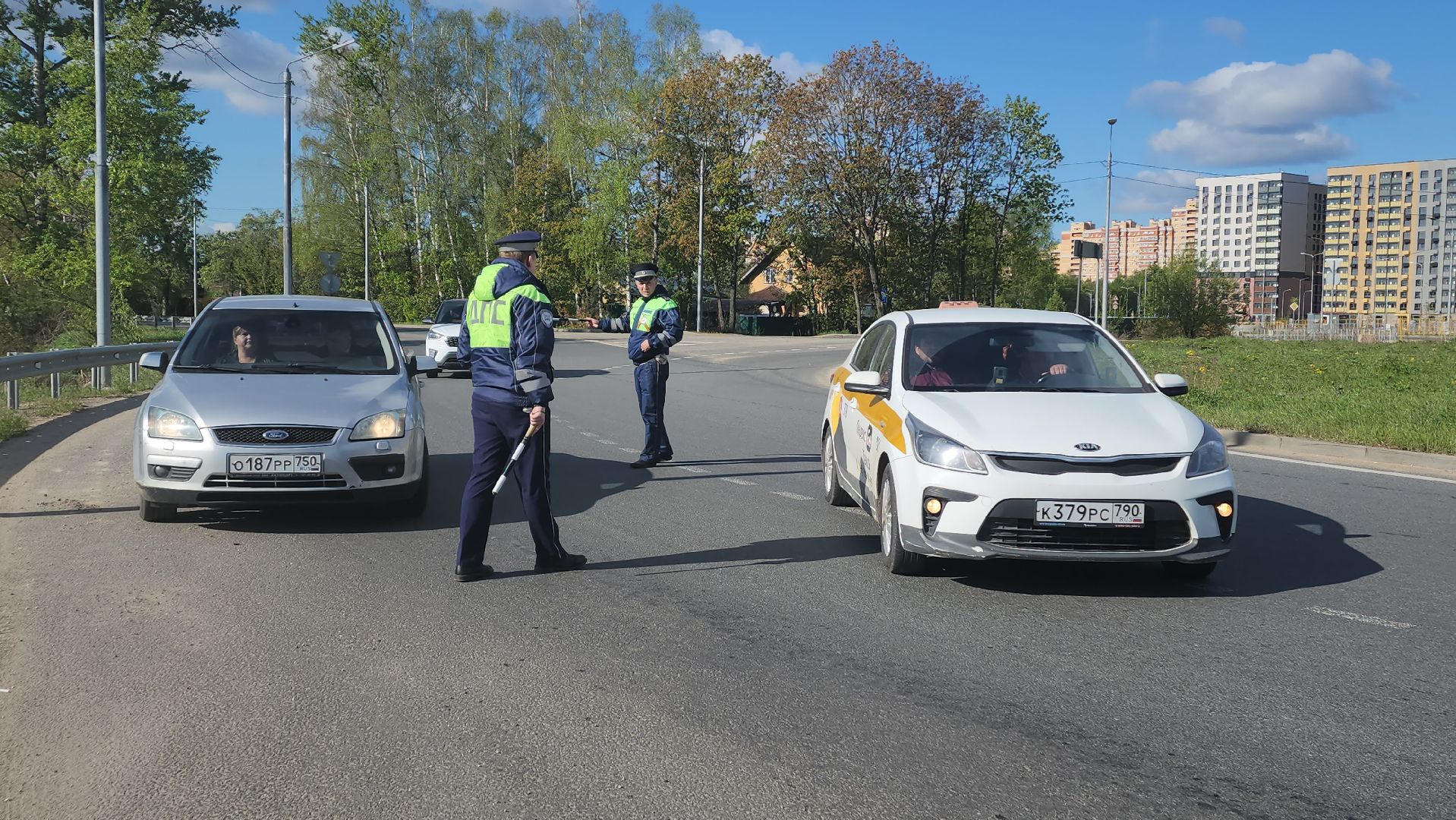 пушкино, госавтоинспекция, рейд детское кресло, рейд безопасности, 9 мая, георгиевская лента, световозвращатели,вертикалки,