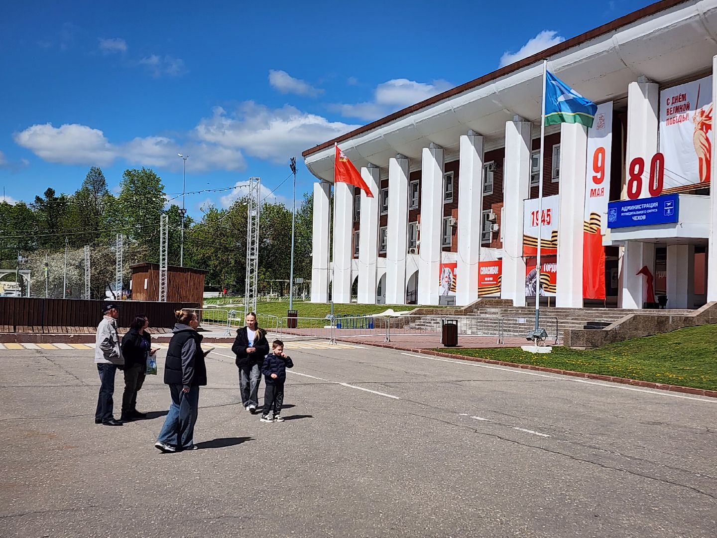 Чехов , Советская площадь , онлайн акция, Бессмертный полк , День Победы, песни военных лет, парад Победы,