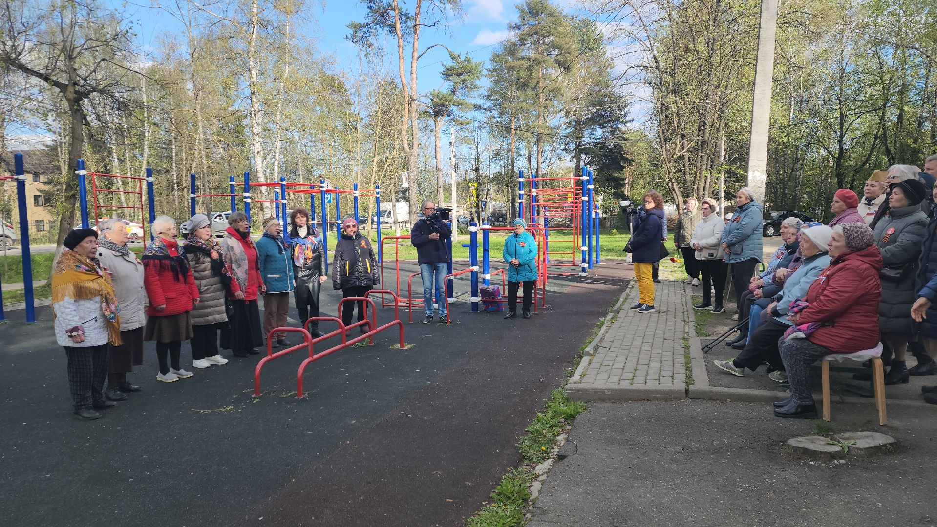 пушкинский округ, поселок,акция, песни победы, песни военных лет, жители,музыка под открытым небом,