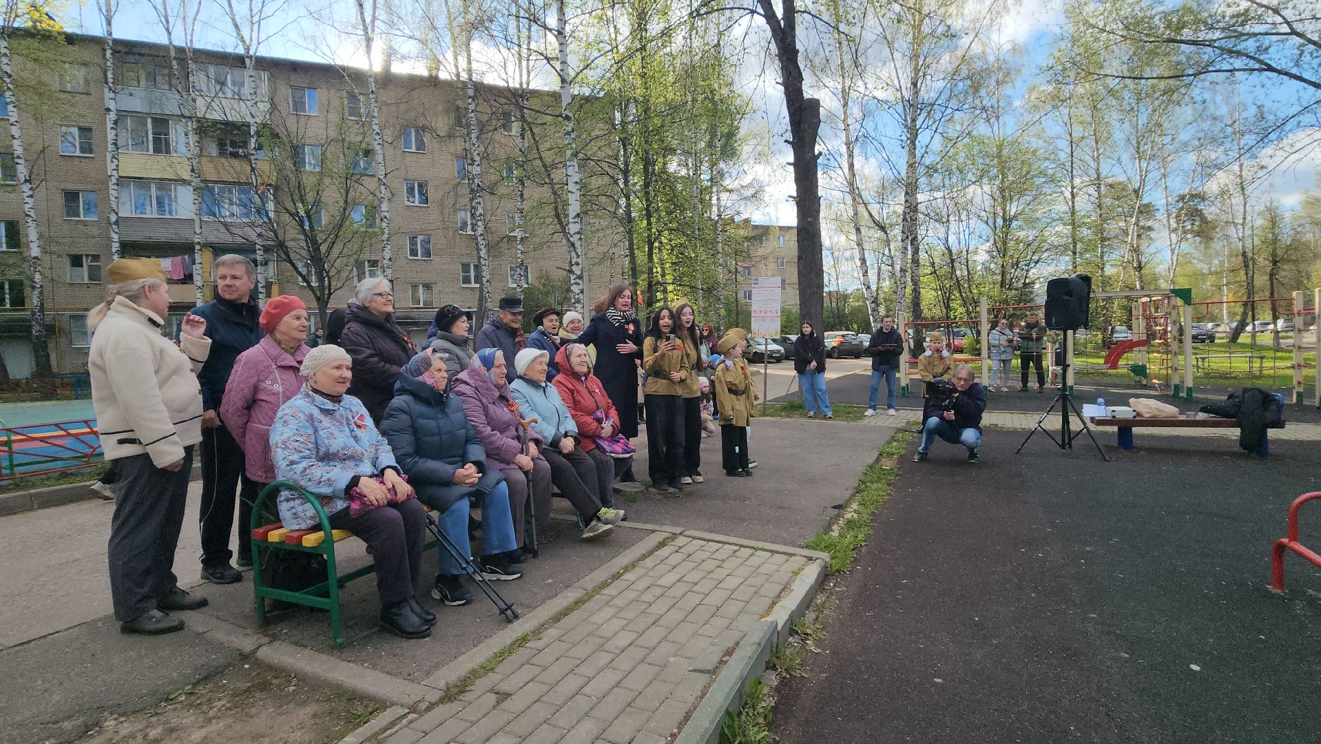 пушкинский округ, поселок,акция, песни победы, песни военных лет, жители,музыка под открытым небом,