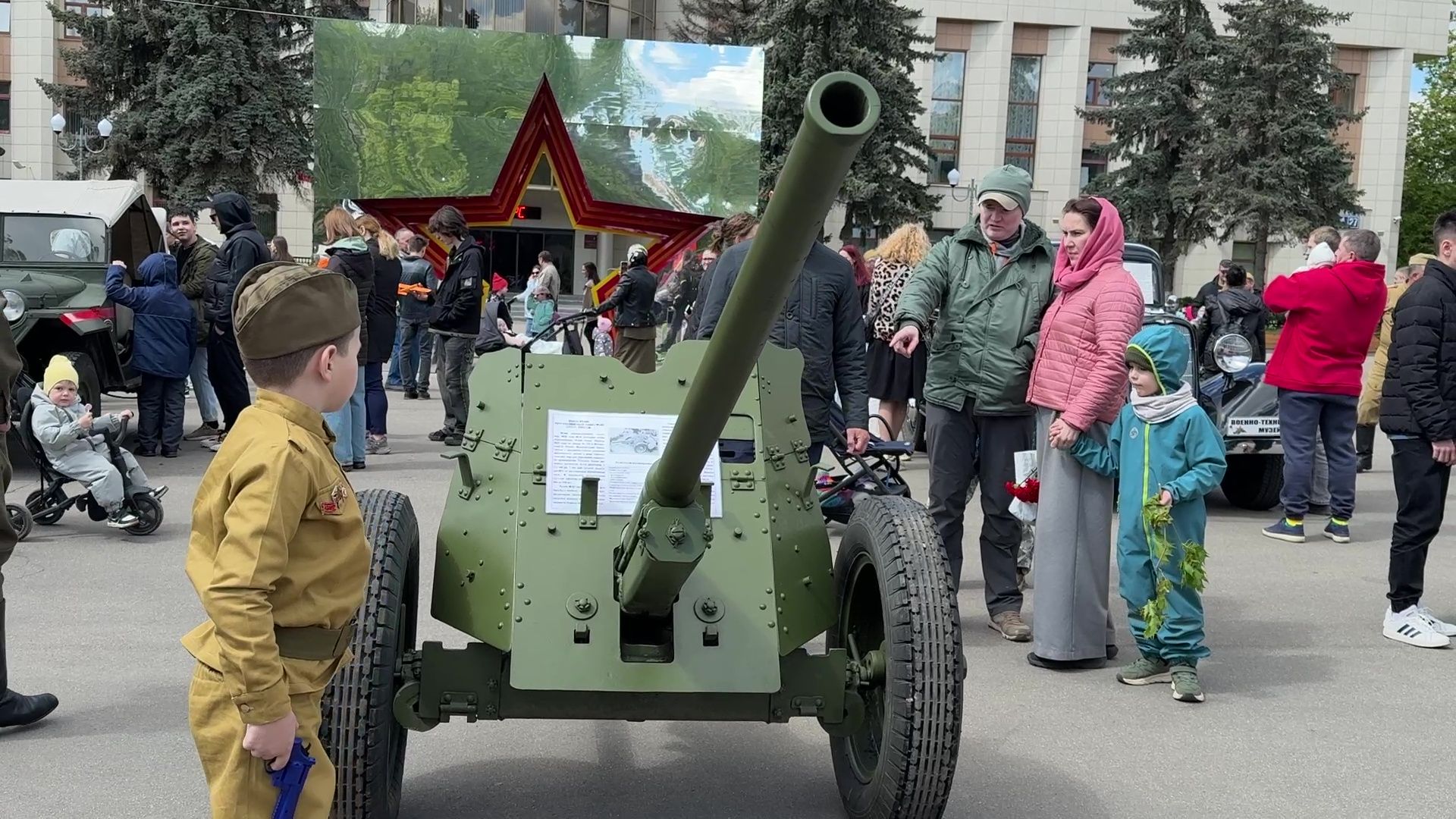 реутов, выставка военной техники, день победы,
