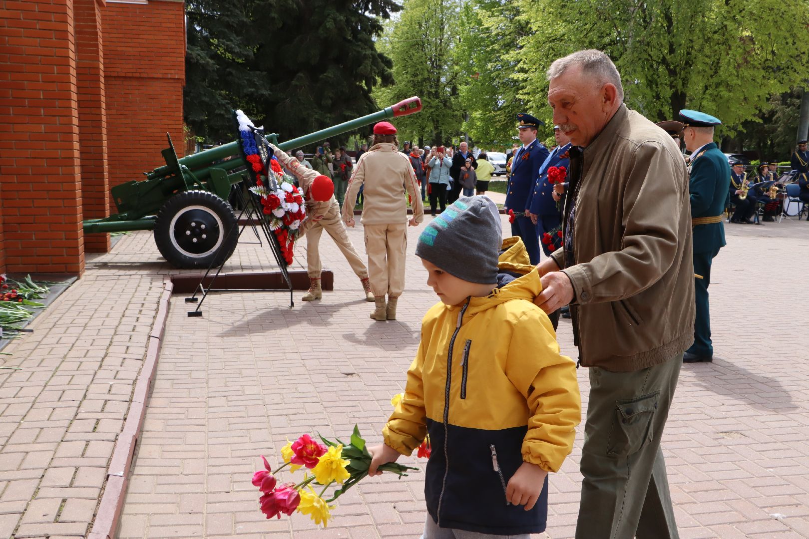 серебряные пруды, возложение, 9 мая, 80 лет победе,мемориал героям Великой Отечественной войны,