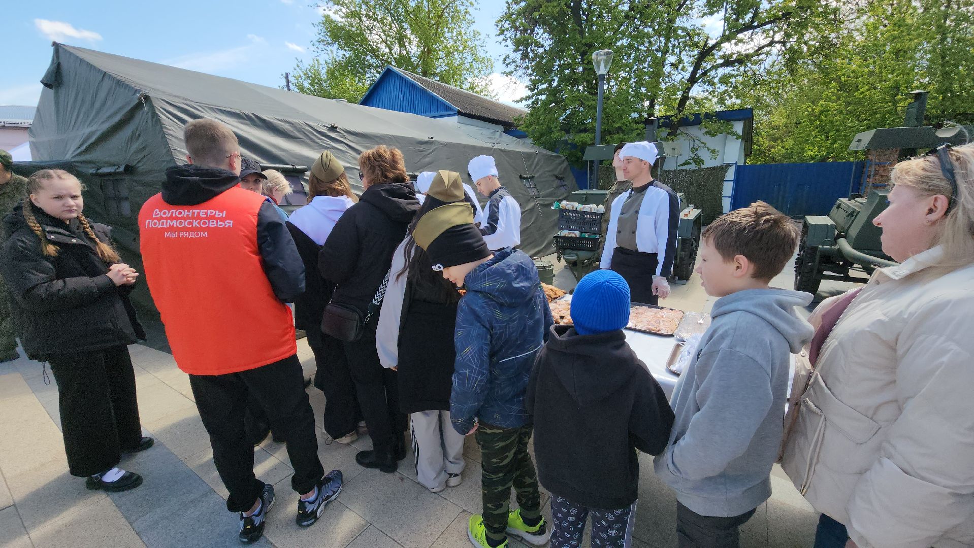 кашира, день победы, 9 мая, солдатская каша, раздача еды, праздник,