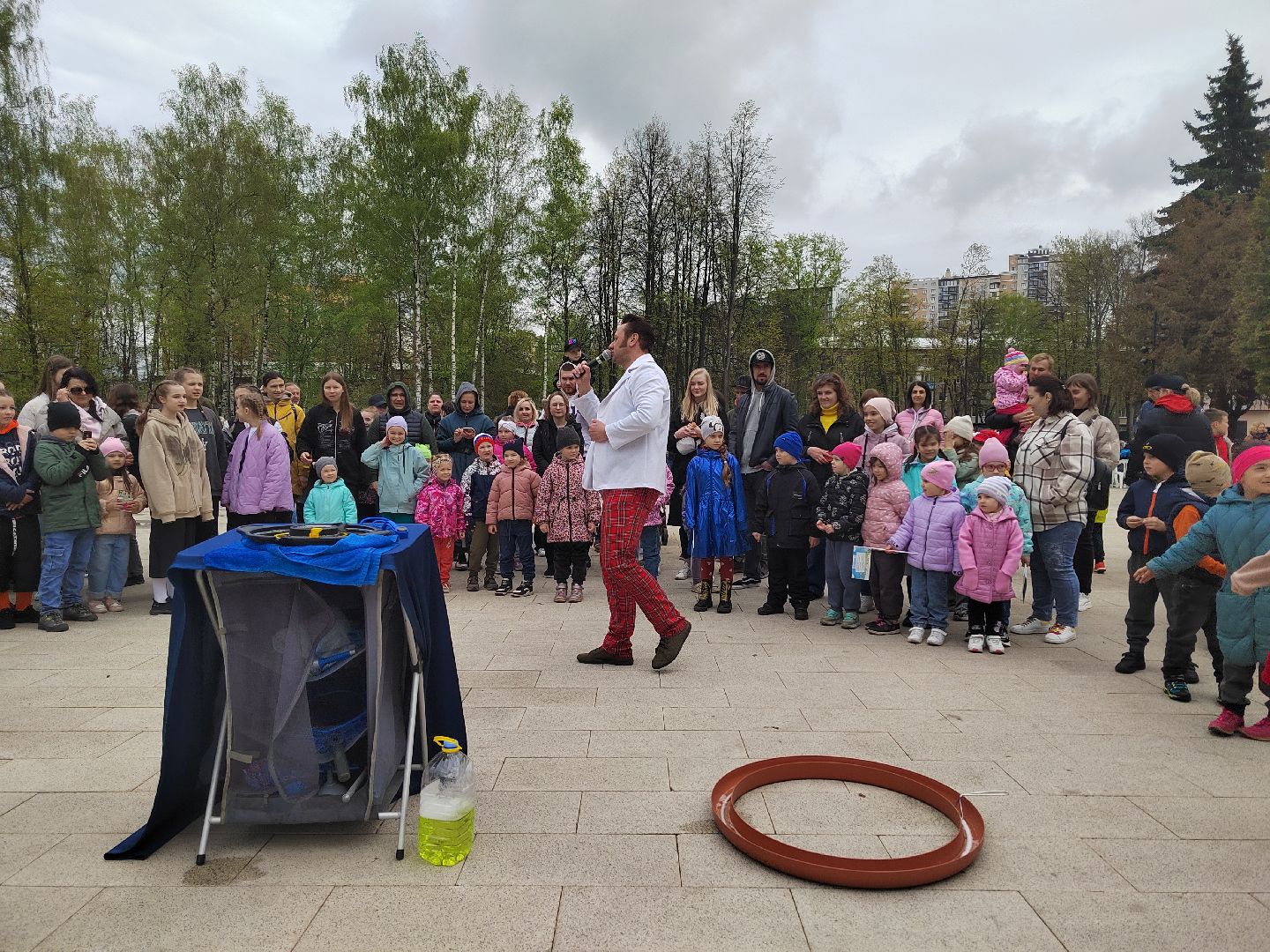 Пушкино, Пушкинский округ, парки Подмосковья, Пушкинские парки, дети, мыльные пузыри, 1 мая, МирТрудМай, весна в Подмосковье