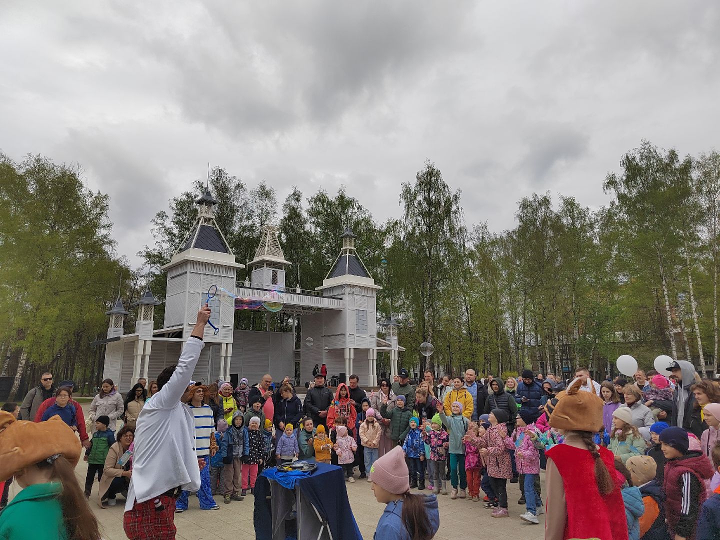Пушкино, Пушкинский округ, парки Подмосковья, Пушкинские парки, дети, мыльные пузыри, 1 мая, МирТрудМай, весна в Подмосковье