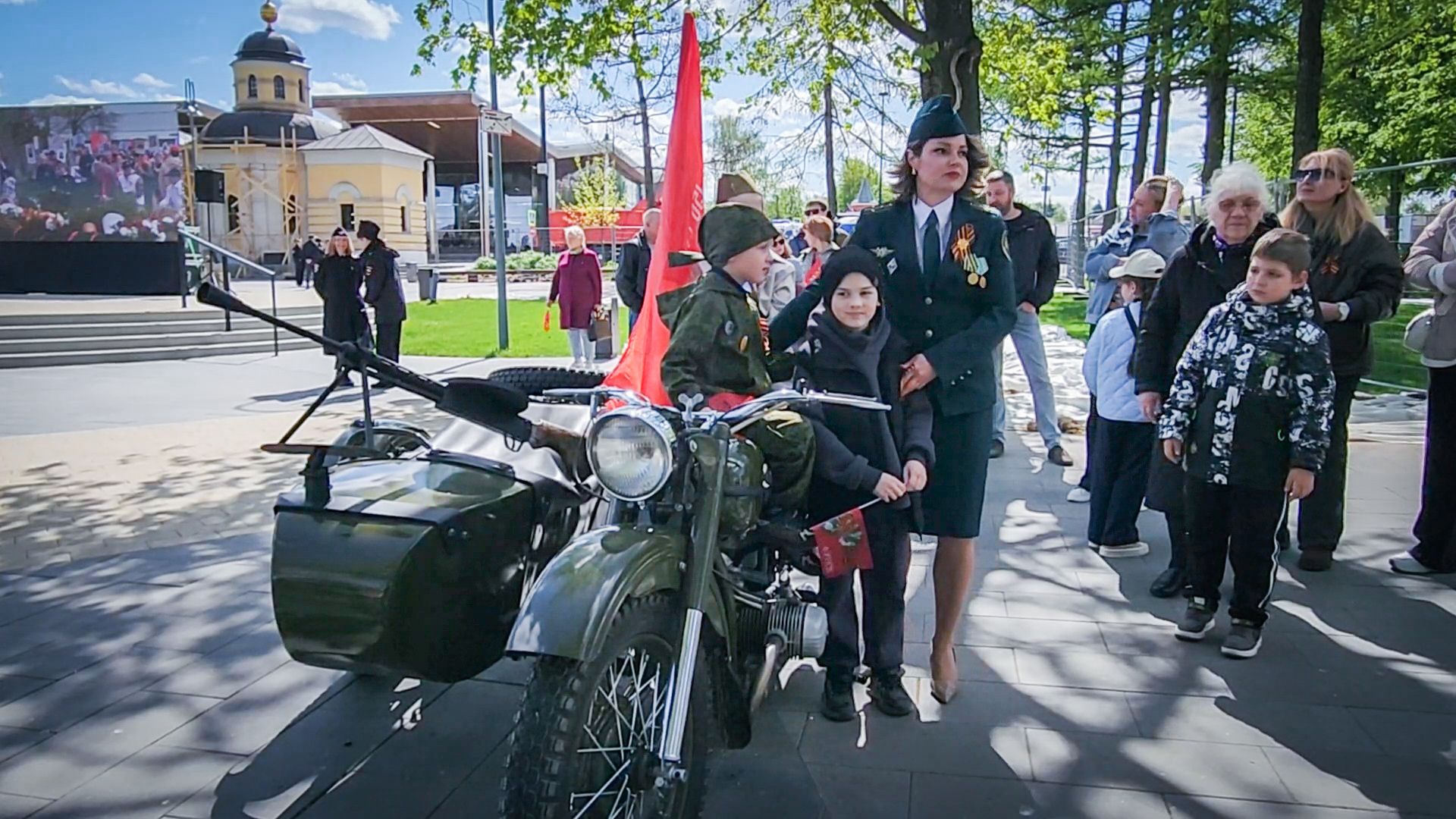 бронницы, день победы в бронницах, возложение цветов в день победы,