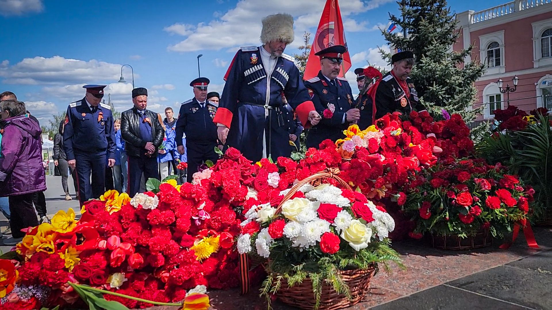 бронницы, день победы в бронницах, возложение цветов в день победы,