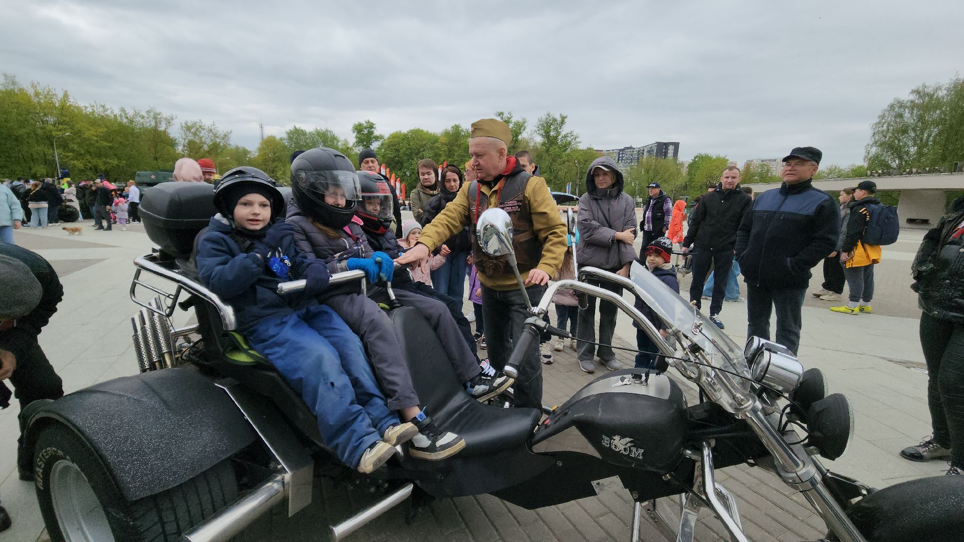 день победы, красногорск, выставка военной техники,