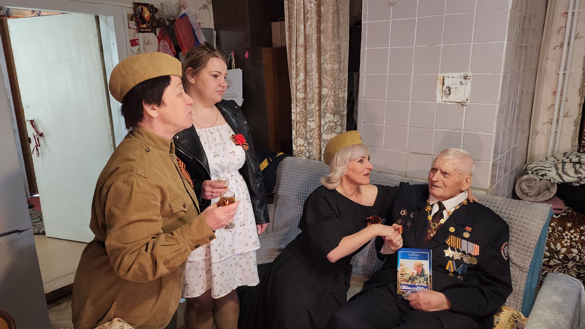 серпухов, ветеран вов николай козлов, юбилей победы, волонтеры серпухова,