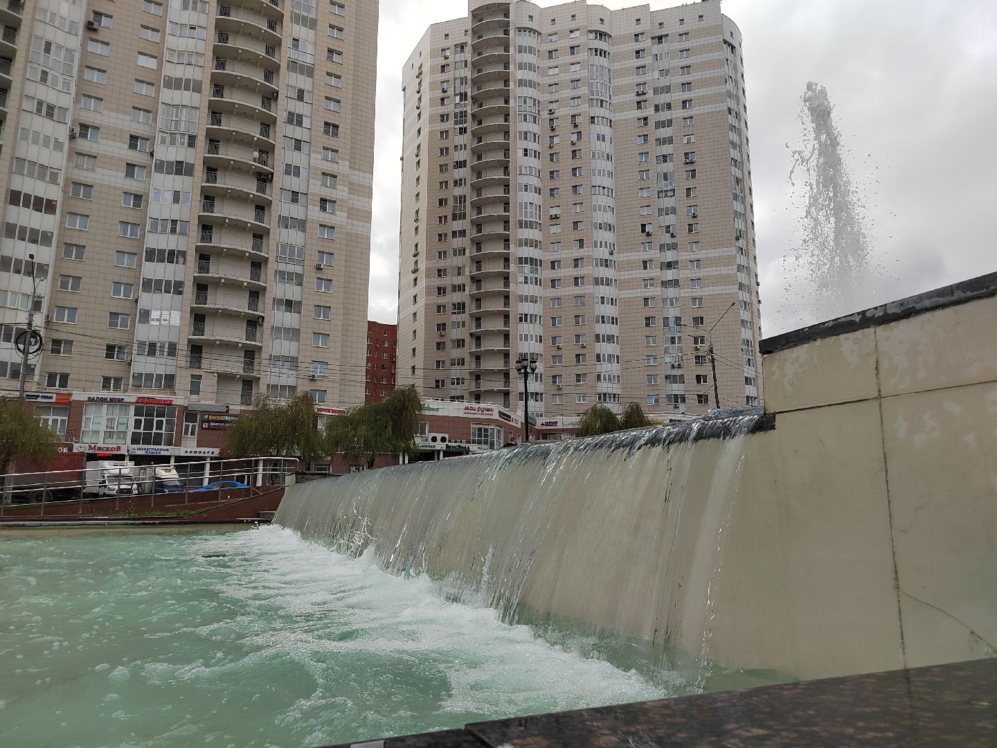 Пушкино, Пушкинский округ, фонтаны, памятник, жители, весна в Подмосковье