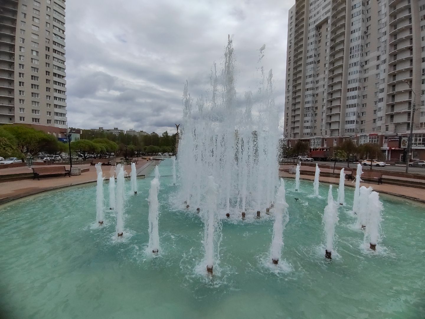 Пушкино, Пушкинский округ, фонтаны, памятник, жители, весна в Подмосковье