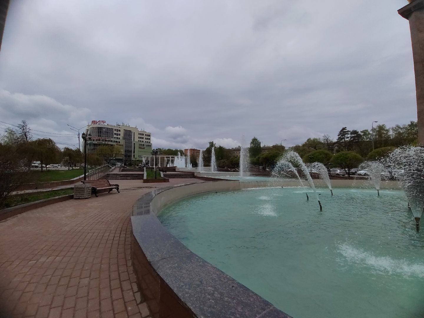 Пушкино, Пушкинский округ, фонтаны, памятник, жители, весна в Подмосковье