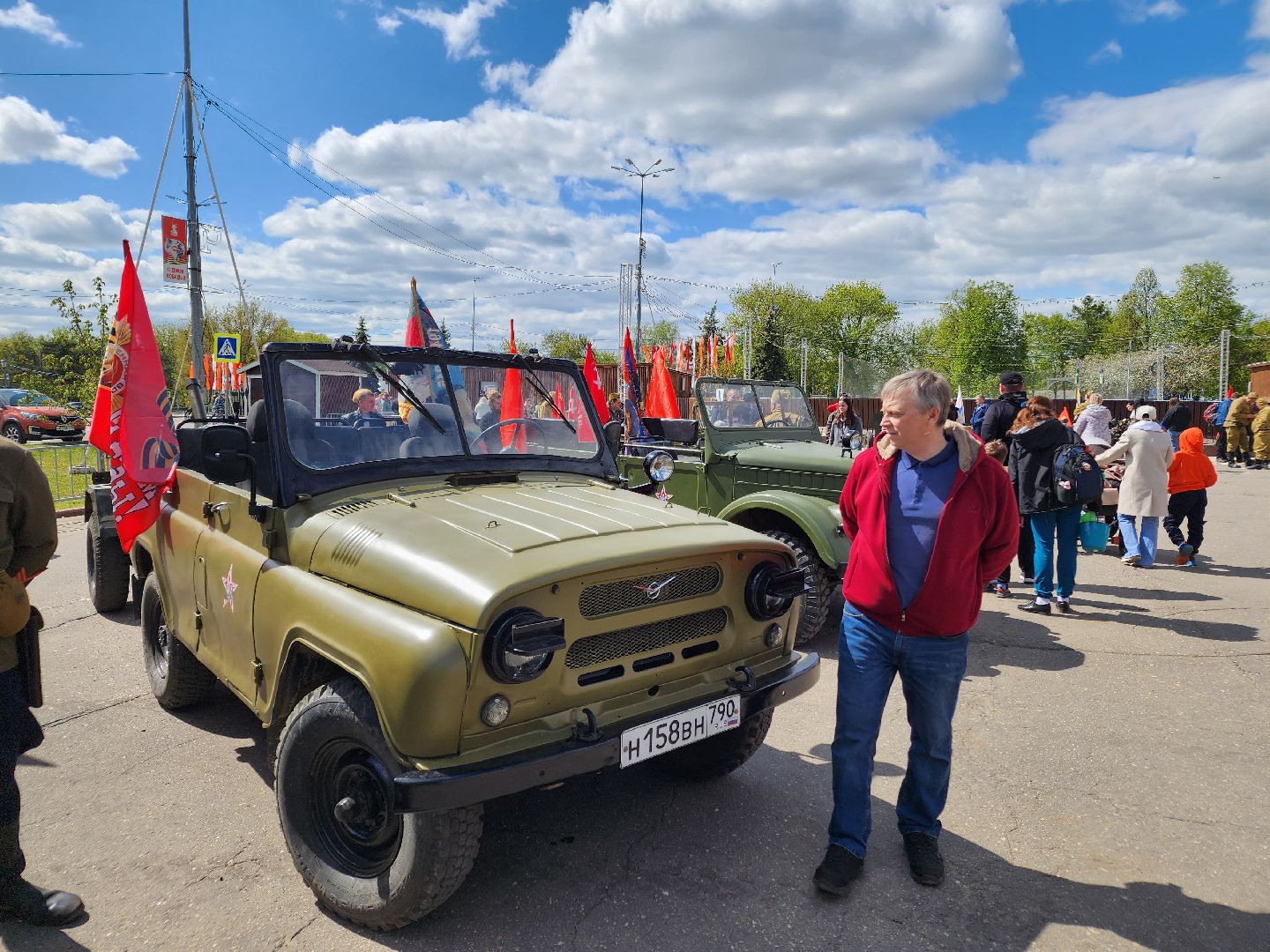 Чехов, День Победы, Советская площадь, выставка ретро-техники, машины военных лет, полуторка,  боевая машина Катюша, мотоциклы, джипы,