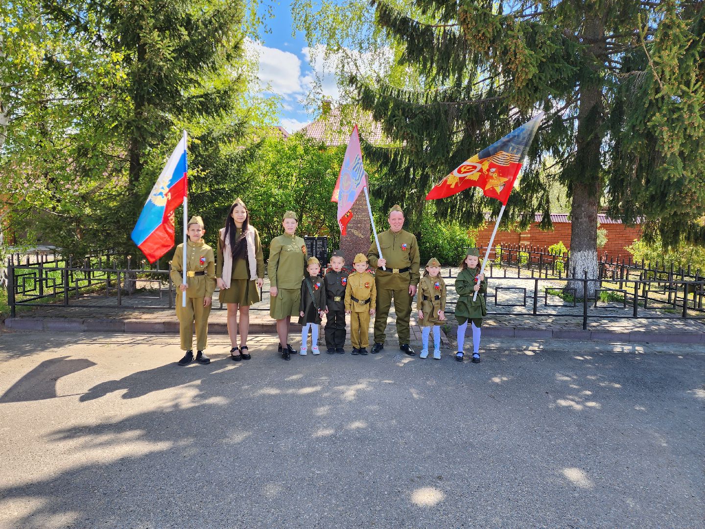 раменское,9 мая, возложение цветов к памятнику в деревне старково,
